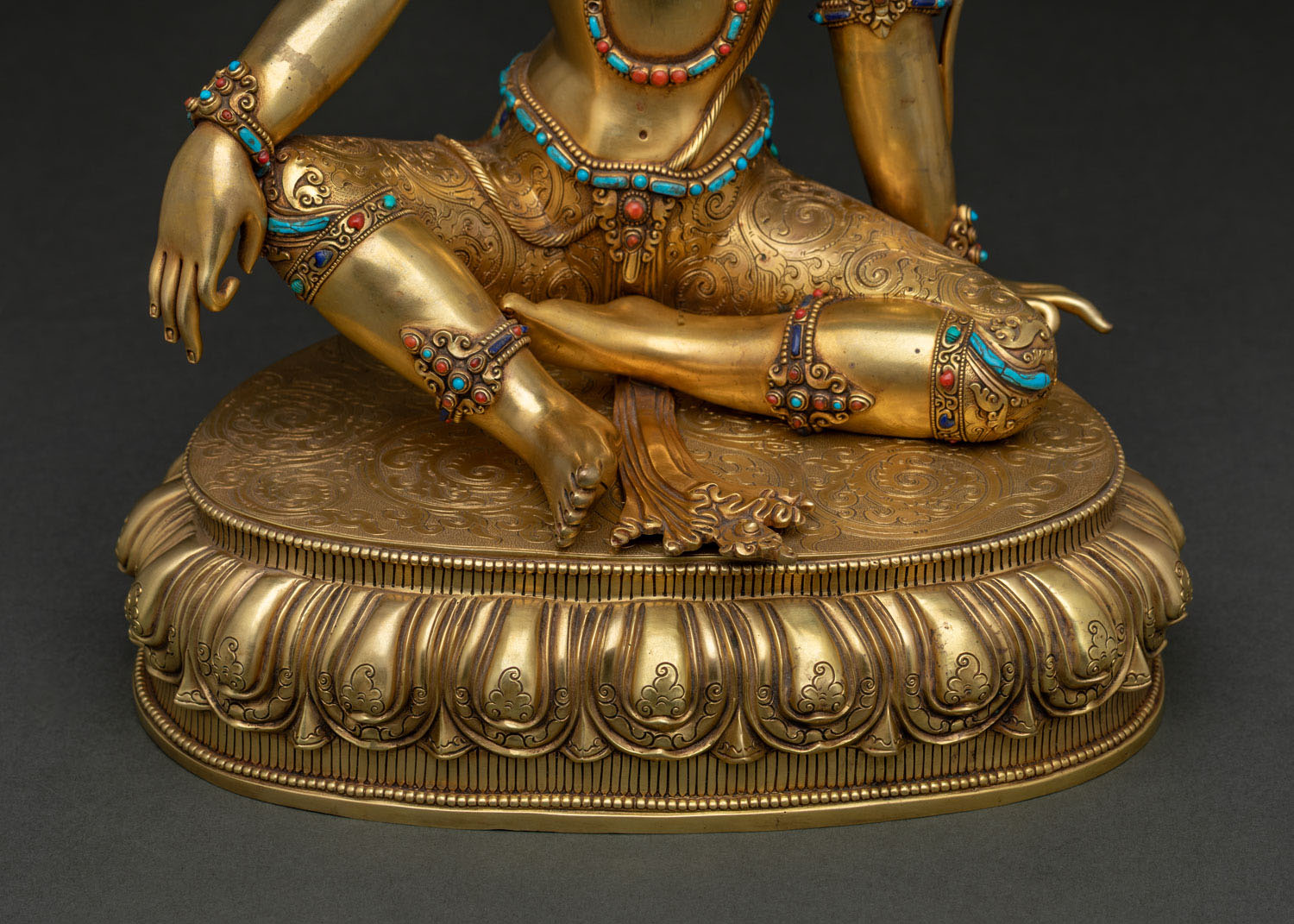 Lord Indra Buddhist Statue – Heavenly King Sculpture for Altar