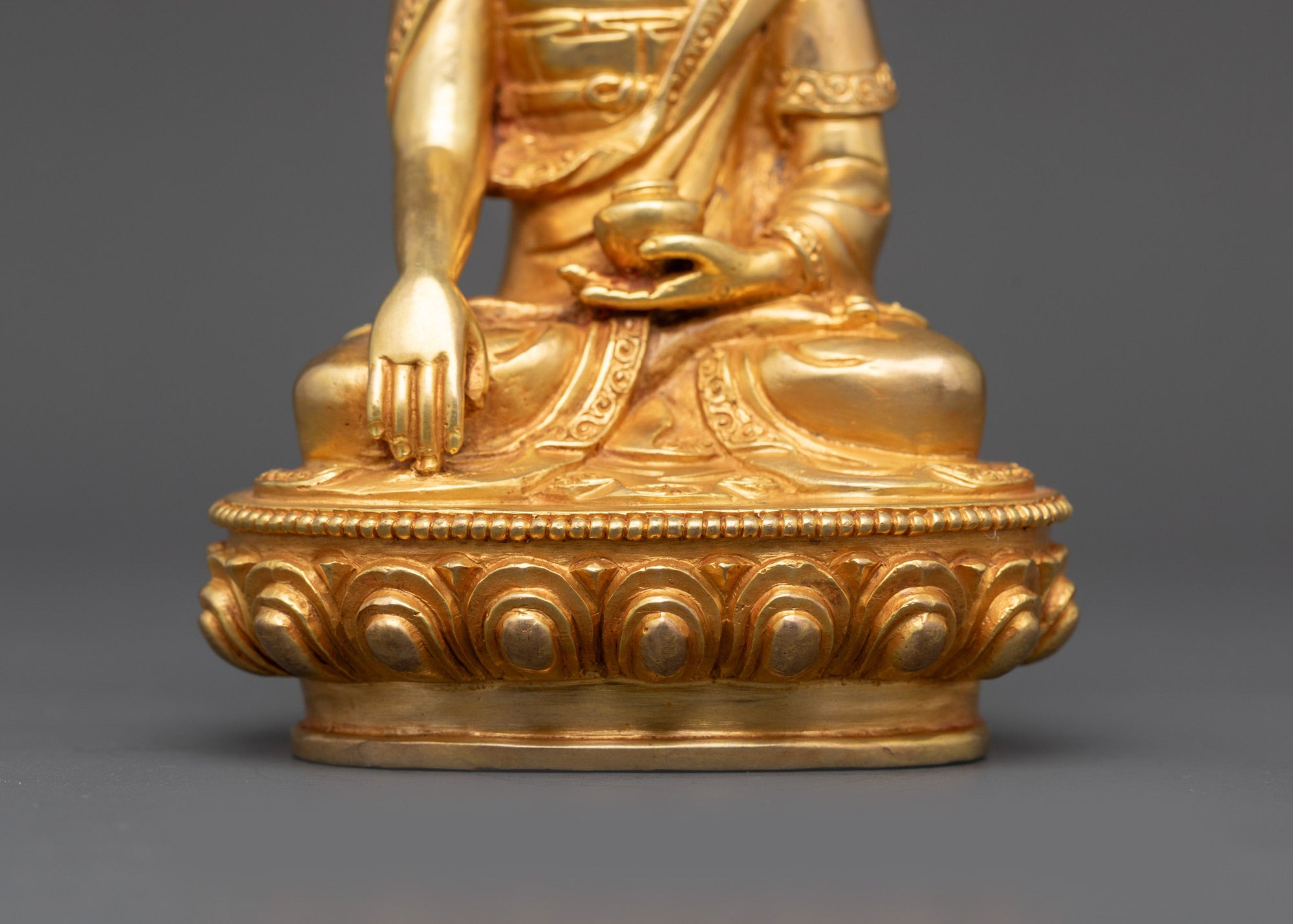 Buddha Shakyamuni Statue