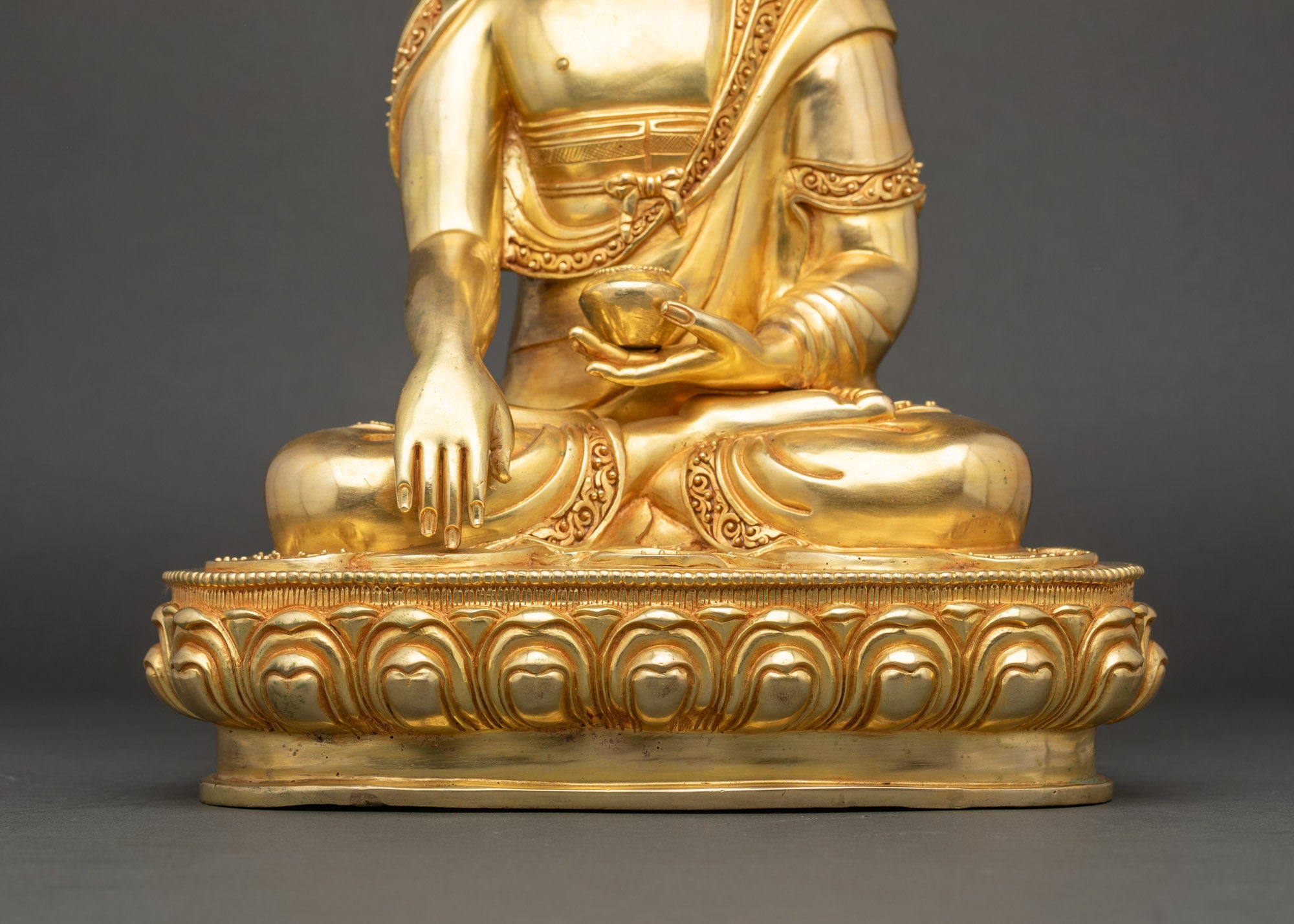 Buddha Shakyamuni Statue