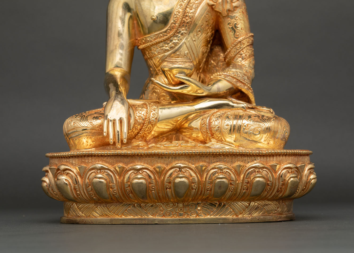 Buddha Shakyamuni Statue