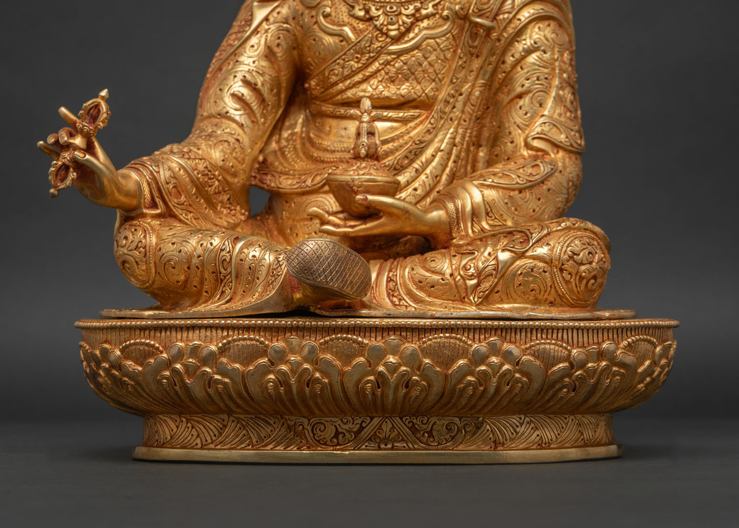 Sacred Guru Padmasambhava Statue – Handicrafted Buddhist Art