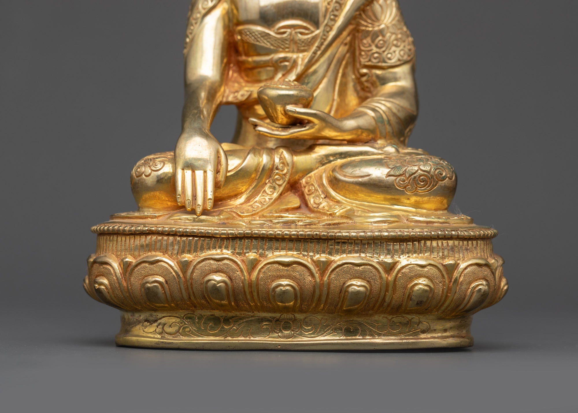 Buddha Shakyamuni Statue