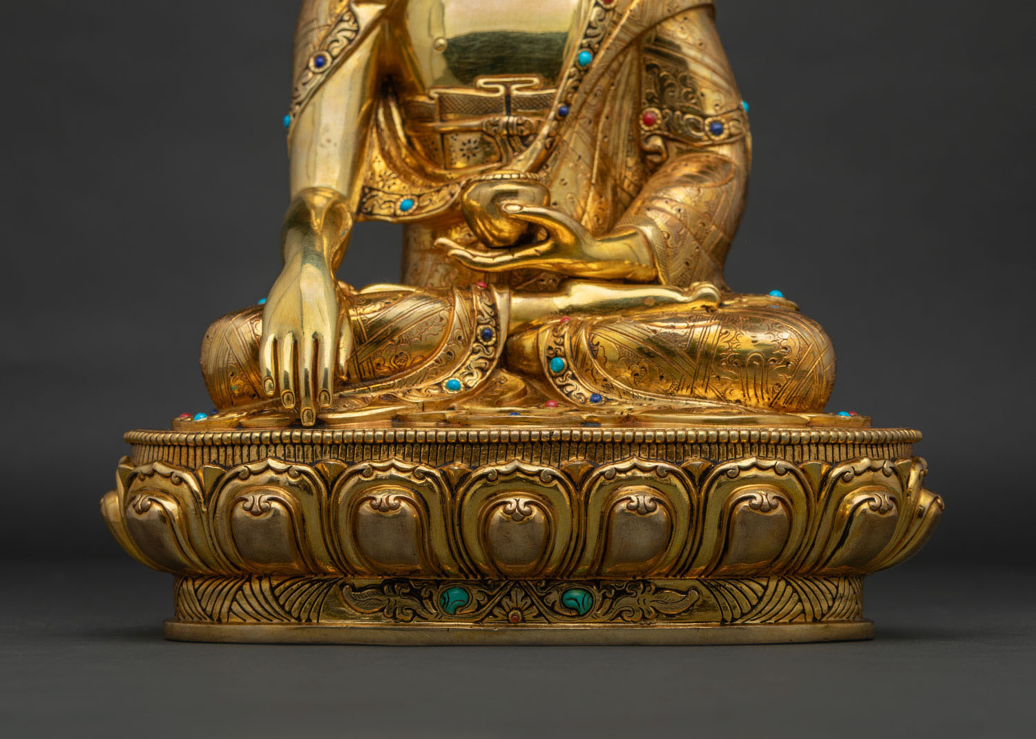 Buddha Shakyamuni Statue