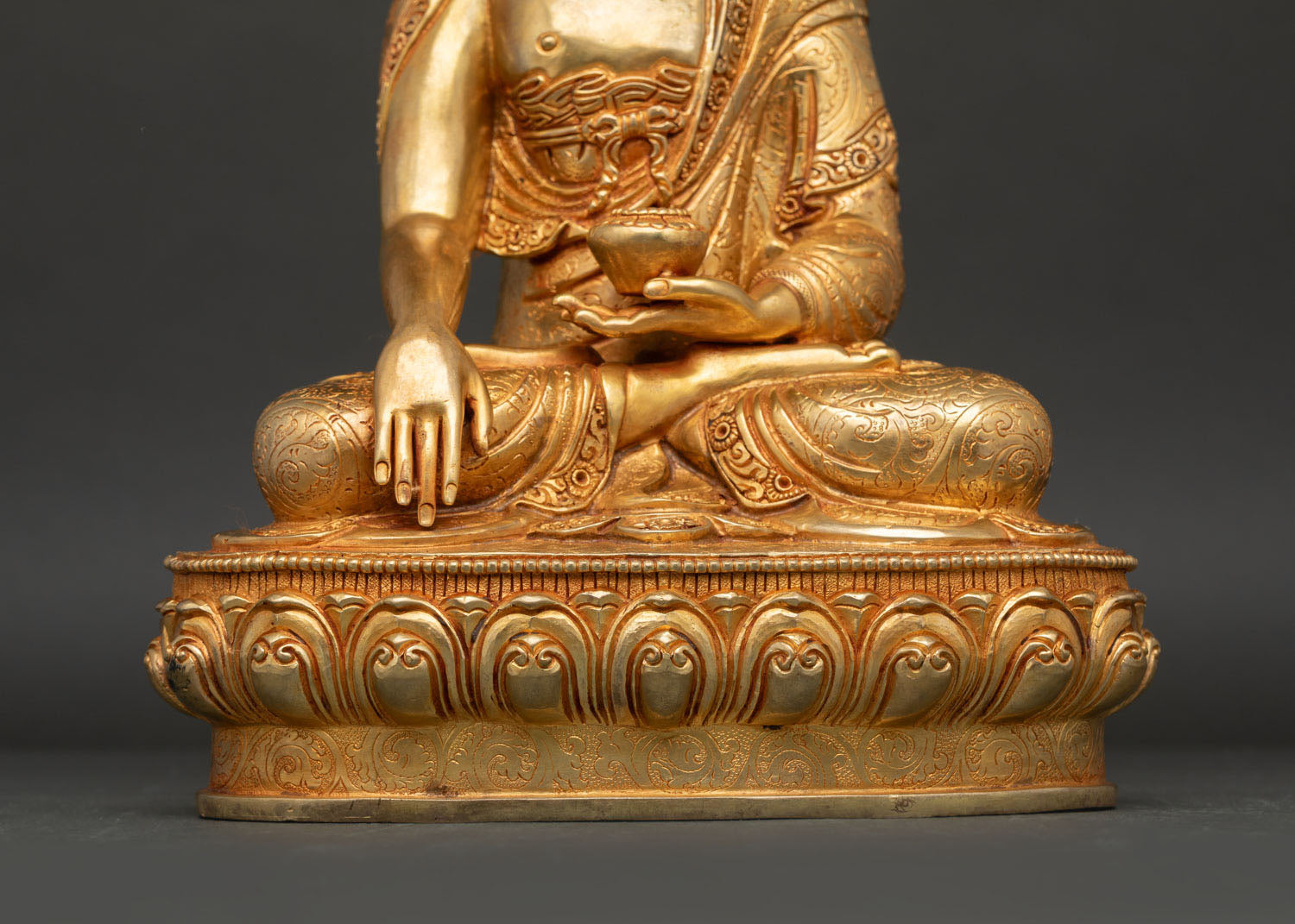 Buddha Shakyamuni Statue