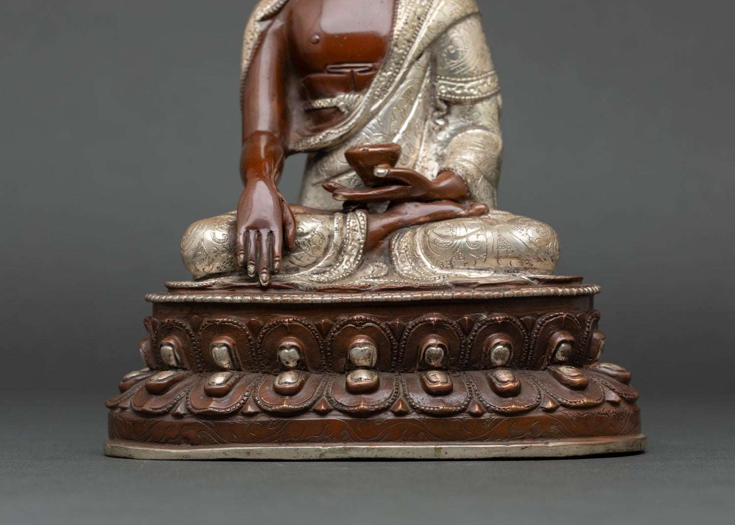 Shakyamuni Buddha Statue – Traditional Nepalese Sacred Art