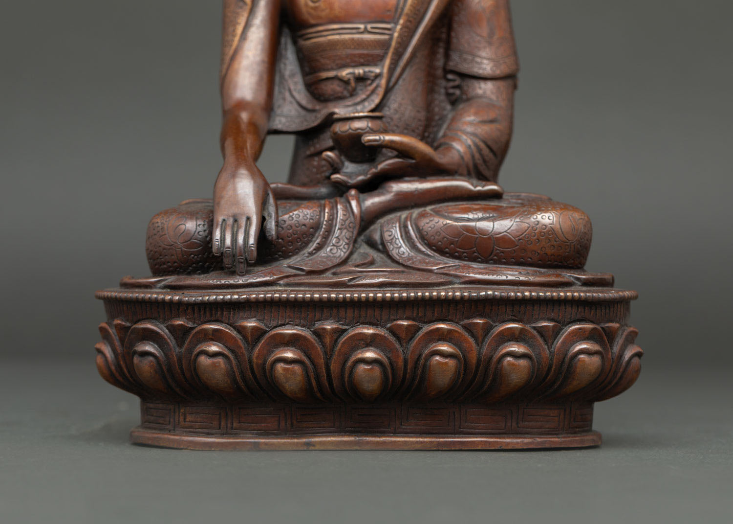 Oxidized Shakyamuni Buddha Statue | Traditional Nepalese Artwork
