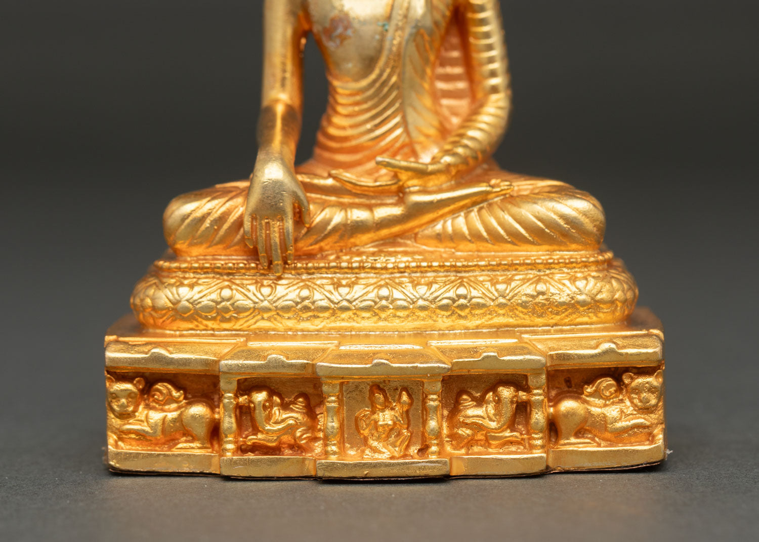 Buddha Shakyamuni Statue