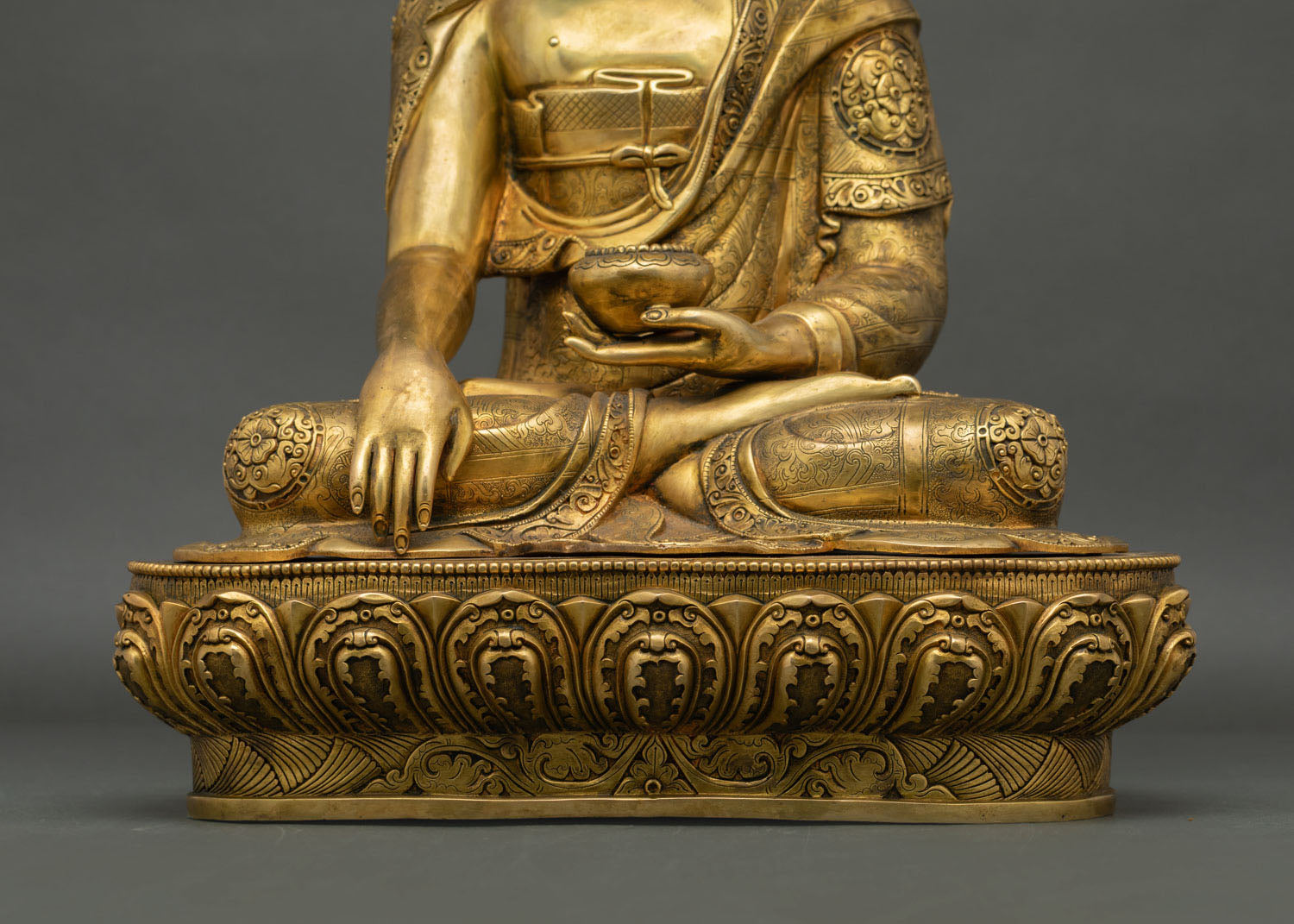 Awakened Shakyamuni Buddha Statue | Lion of the Shakya Clan