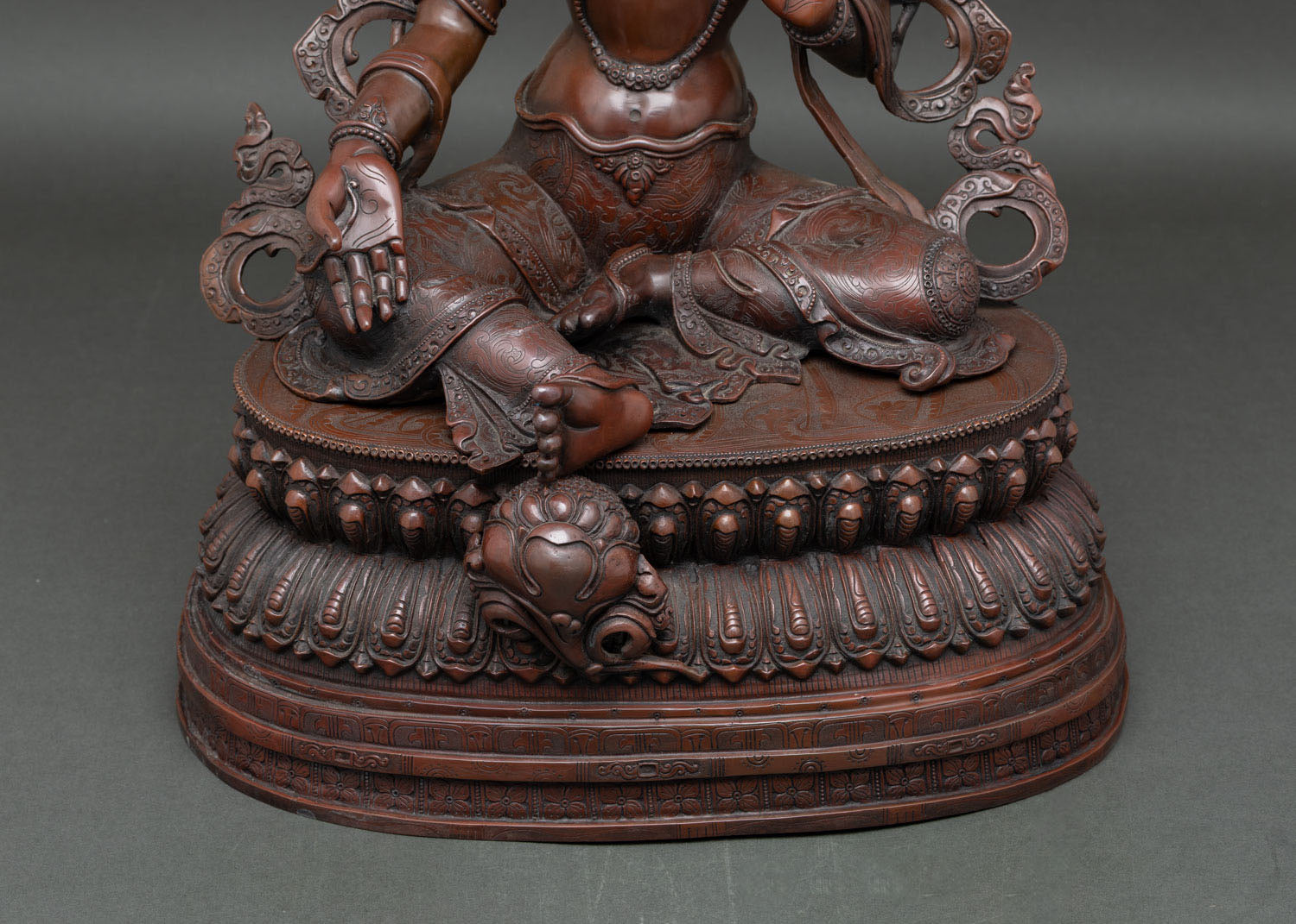 Elegant Green Tara Statue – Handcrafted Tibetan Home Decor