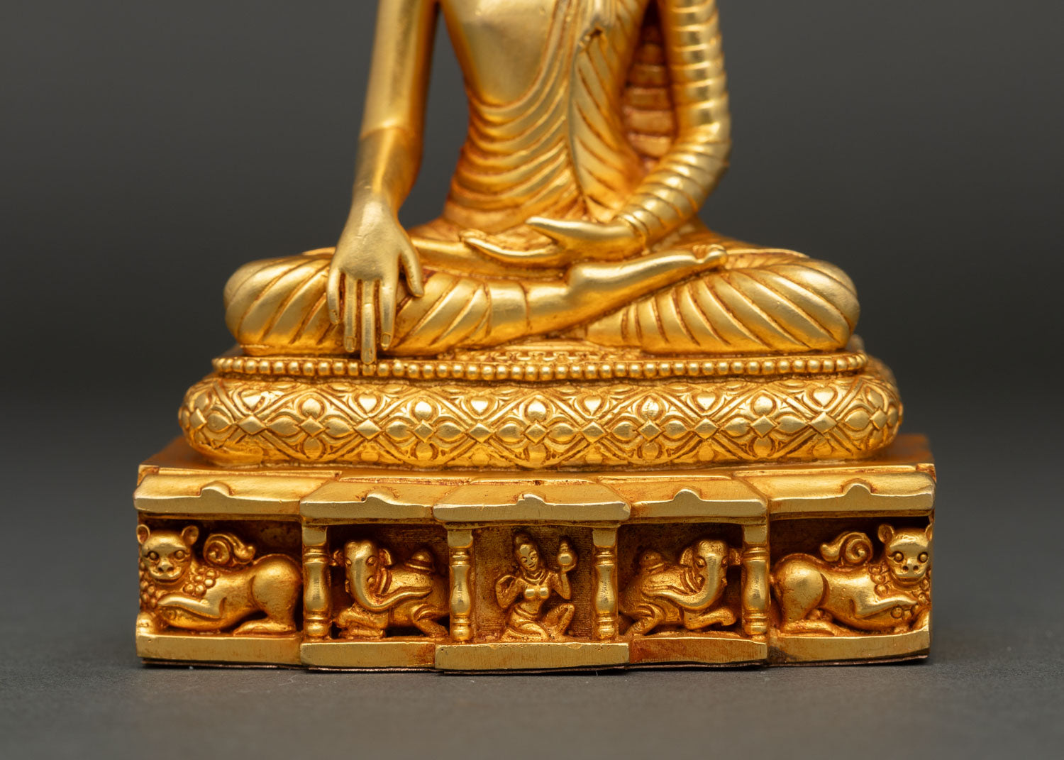 Buddha Shakyamuni Statue