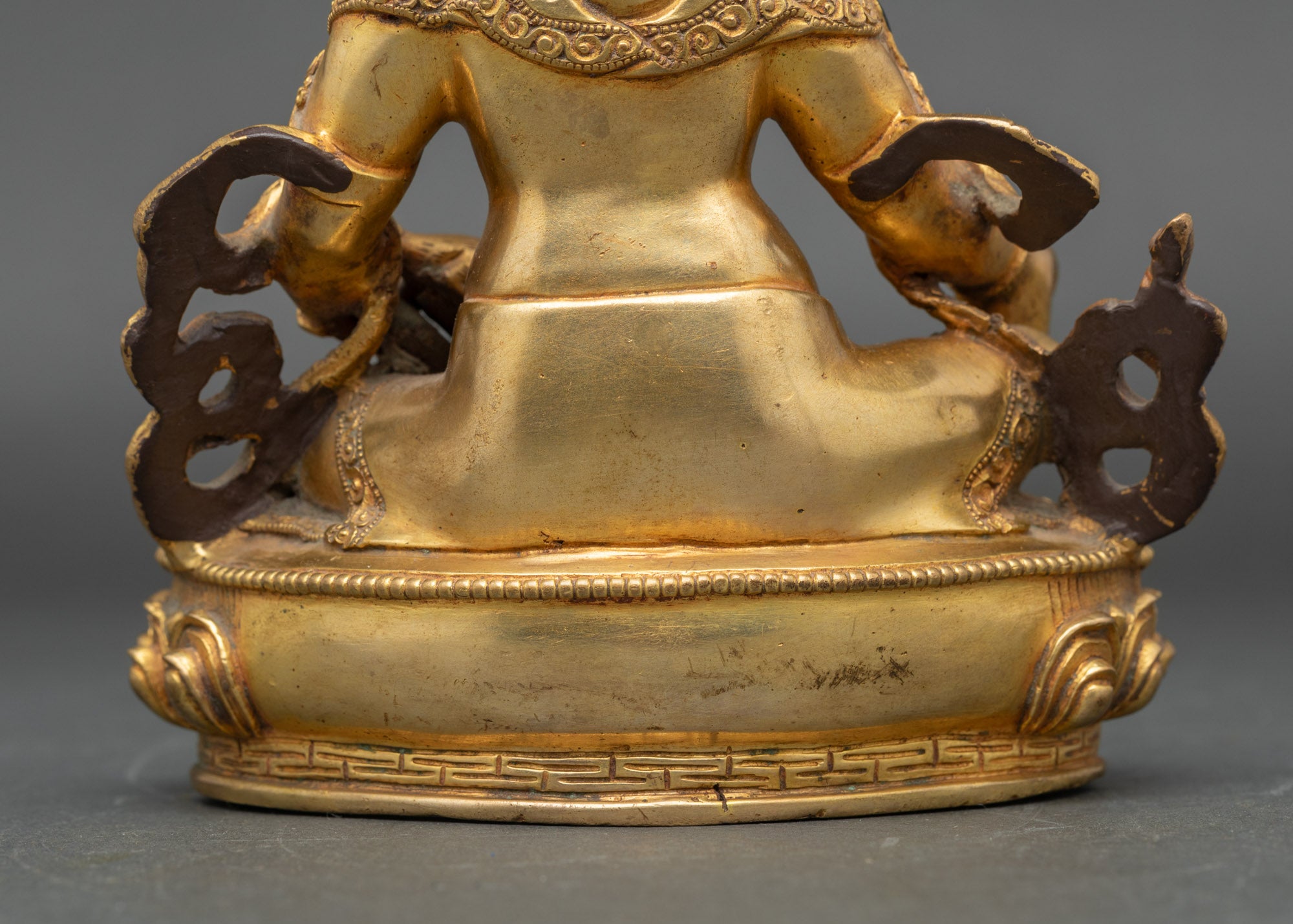 Buddhist Dzambhala Statue - A Symbol of Wealth and Prosperity