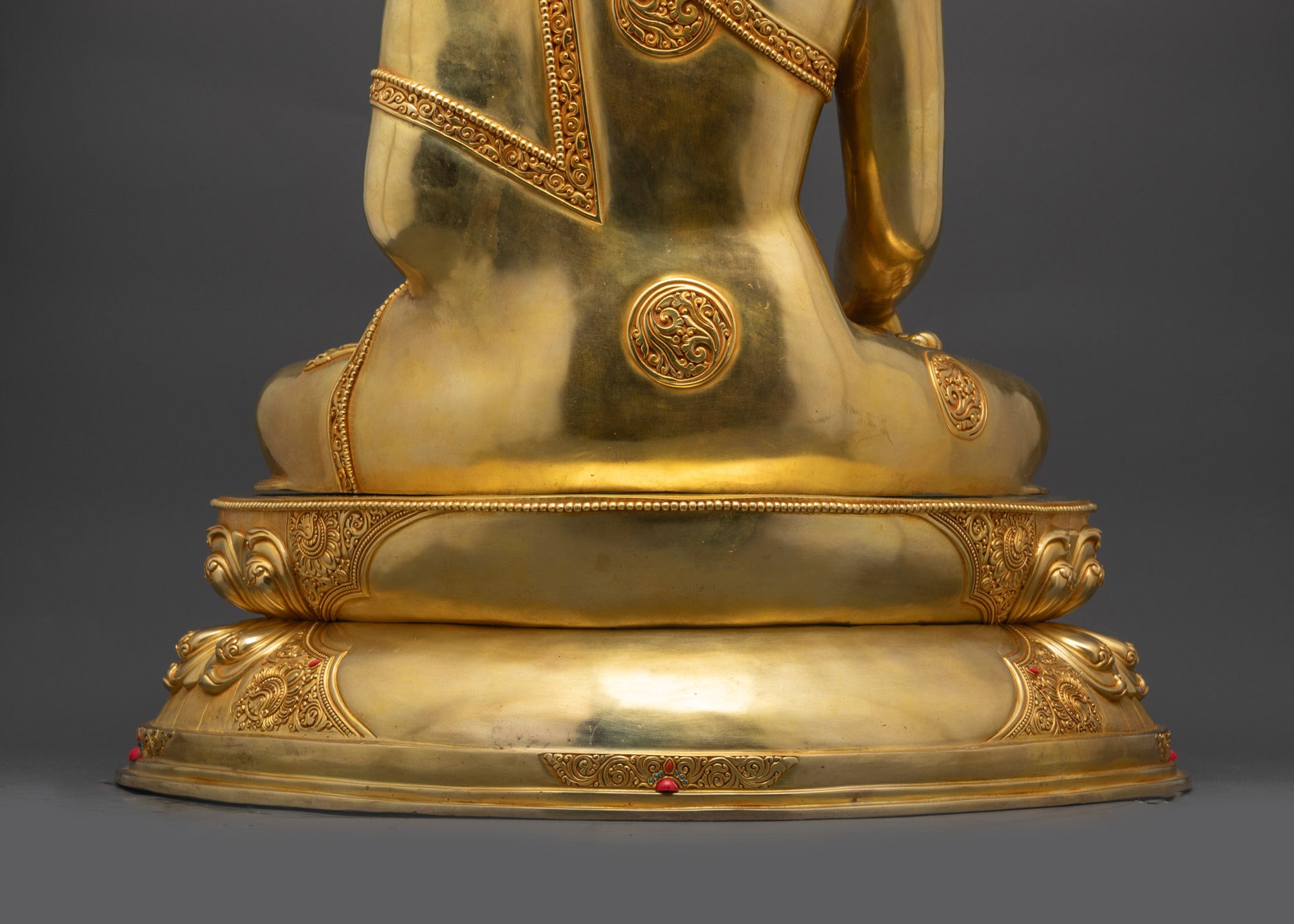 Traditional Shakyamuni Buddha Statue | Peaceful & Serene Buddhist Art