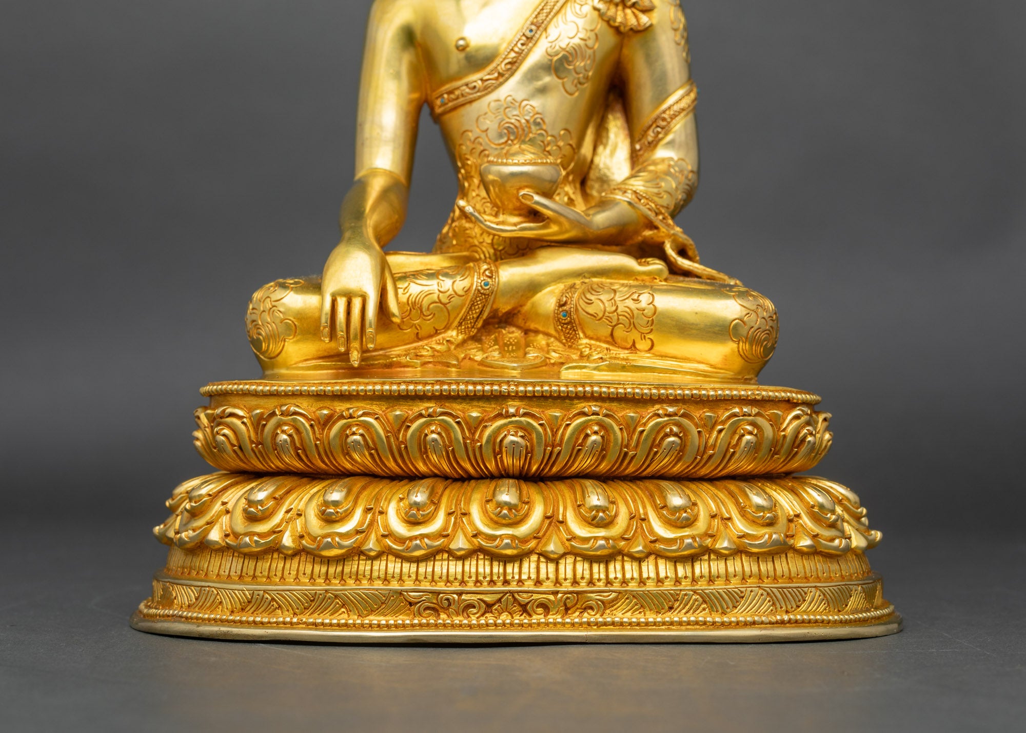 Divine Shakyamuni Buddha Statue | Inspire Mindfulness and Inner Peace