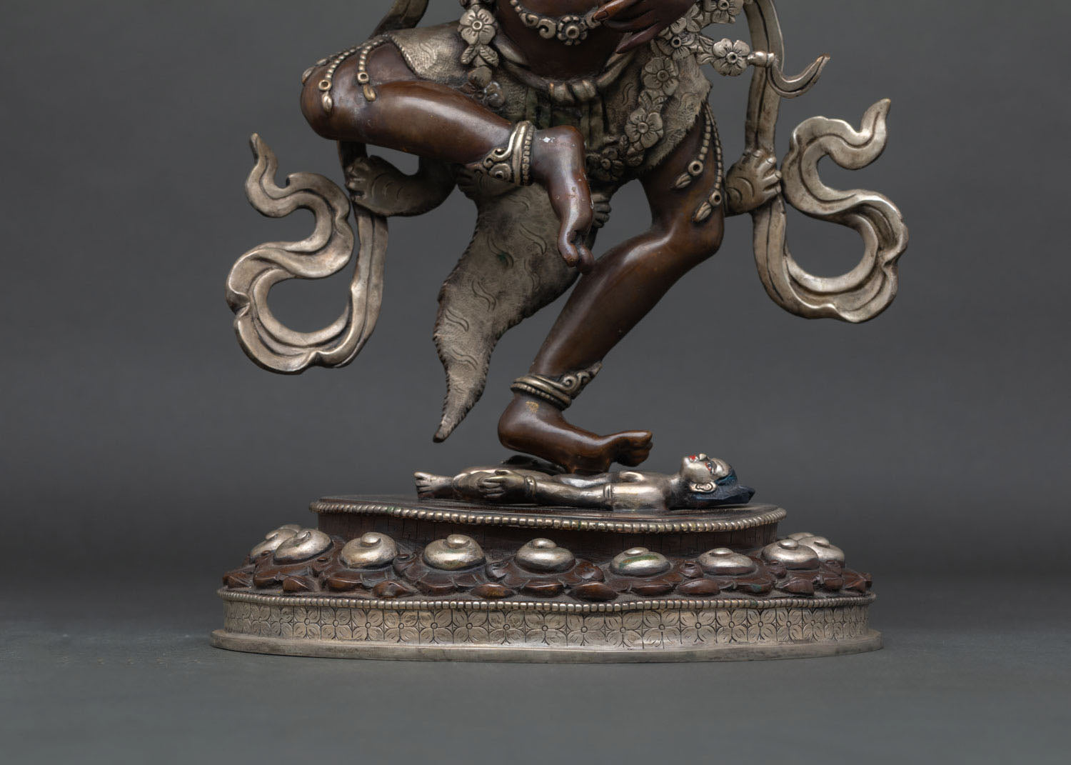 Semi-wrathful Kurukulle Statue | Empowering Tantric Goddess