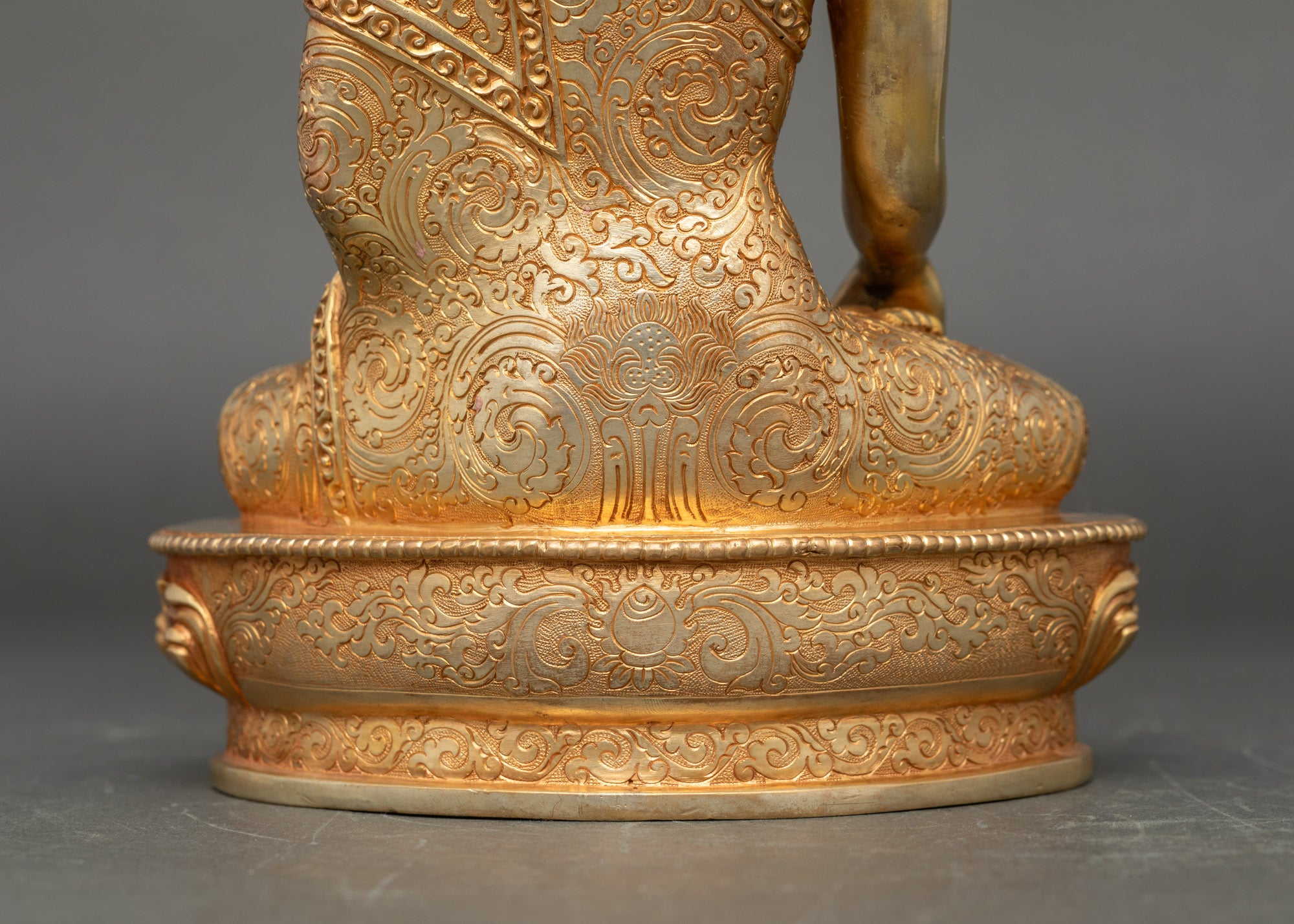 Divine Shakyamuni Buddha Statue for Meditation and Devotion