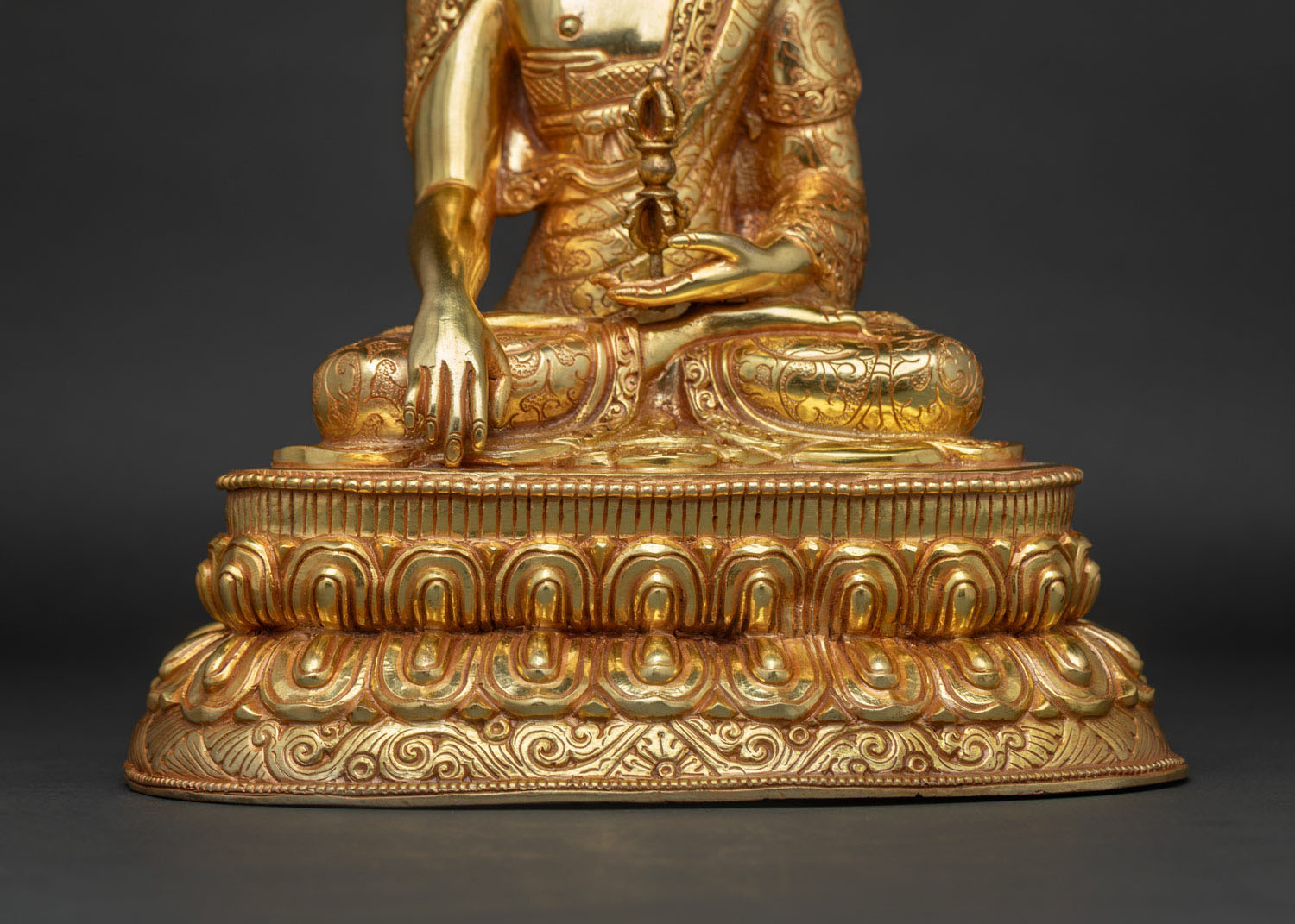 Mitrugpa Statue