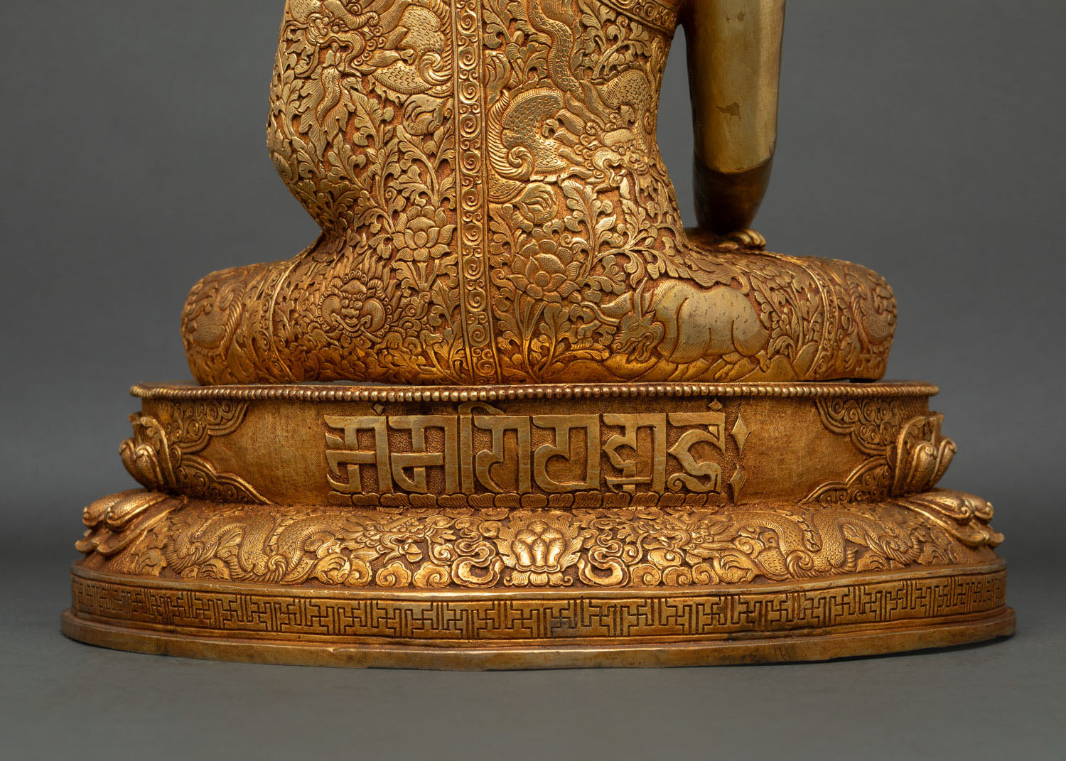 Shakyamuni Buddha Statue for Home Shrine and Temple