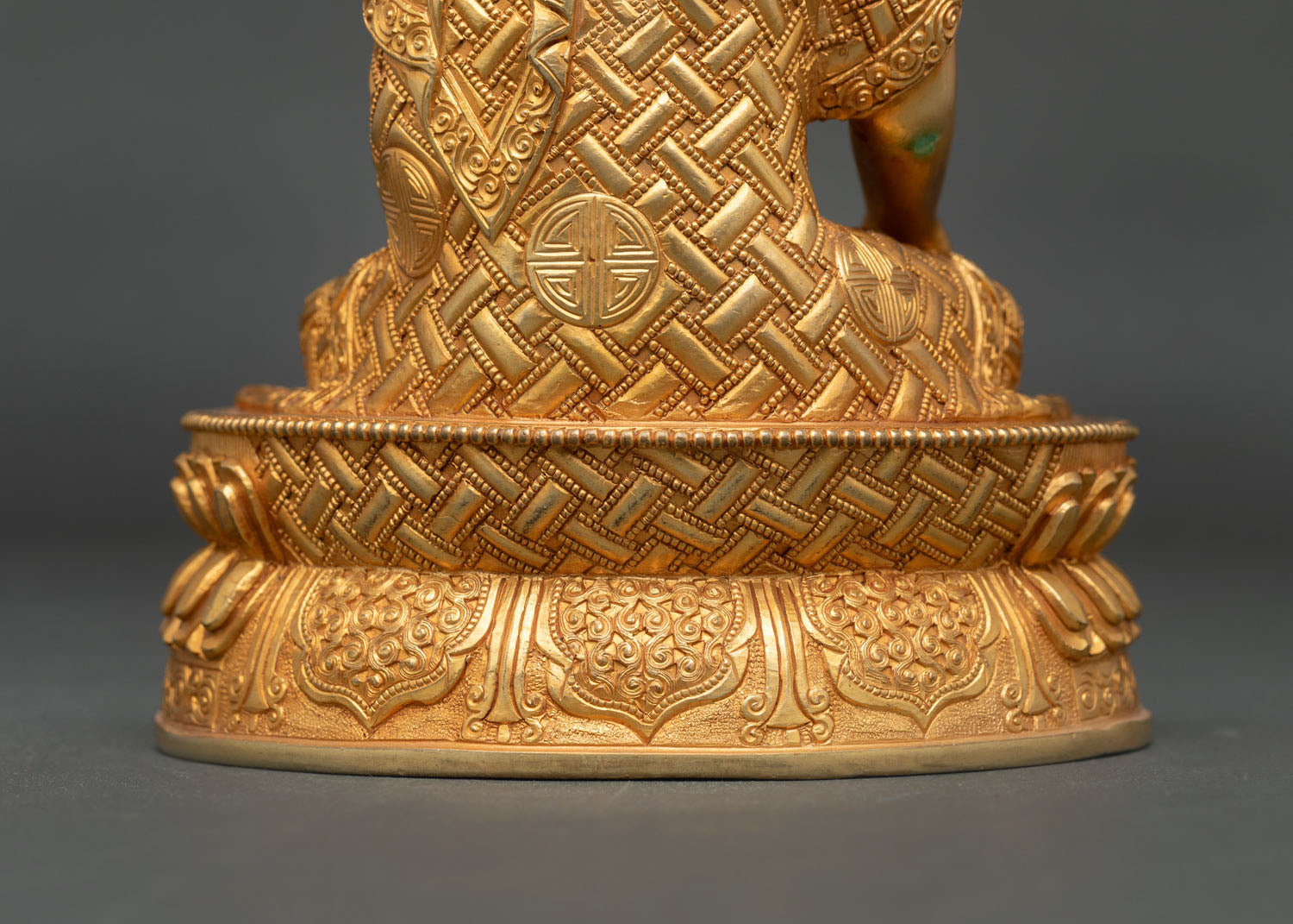 Buddha Shakyamuni Statue | Embodiment of Peace and Awakening