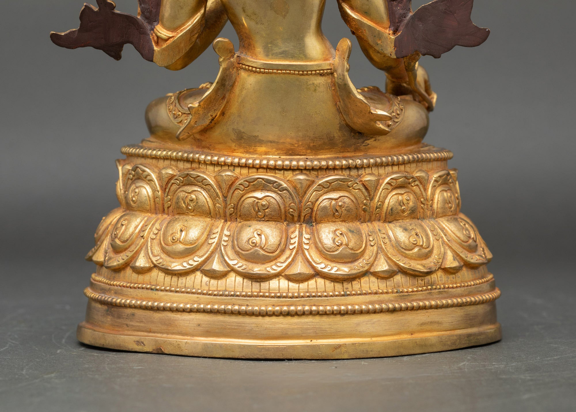 White Tara Statue – Elegant Deity for Healing and Spiritual Practice