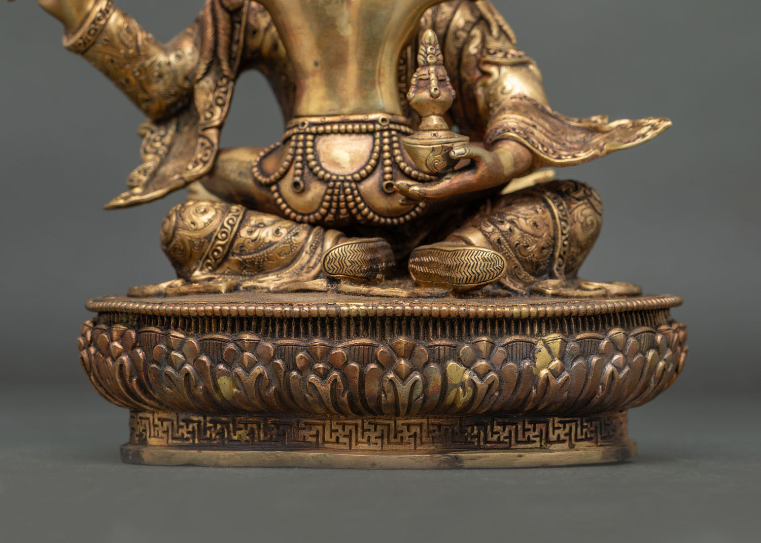 Guru Rinpoche With Consert Statue