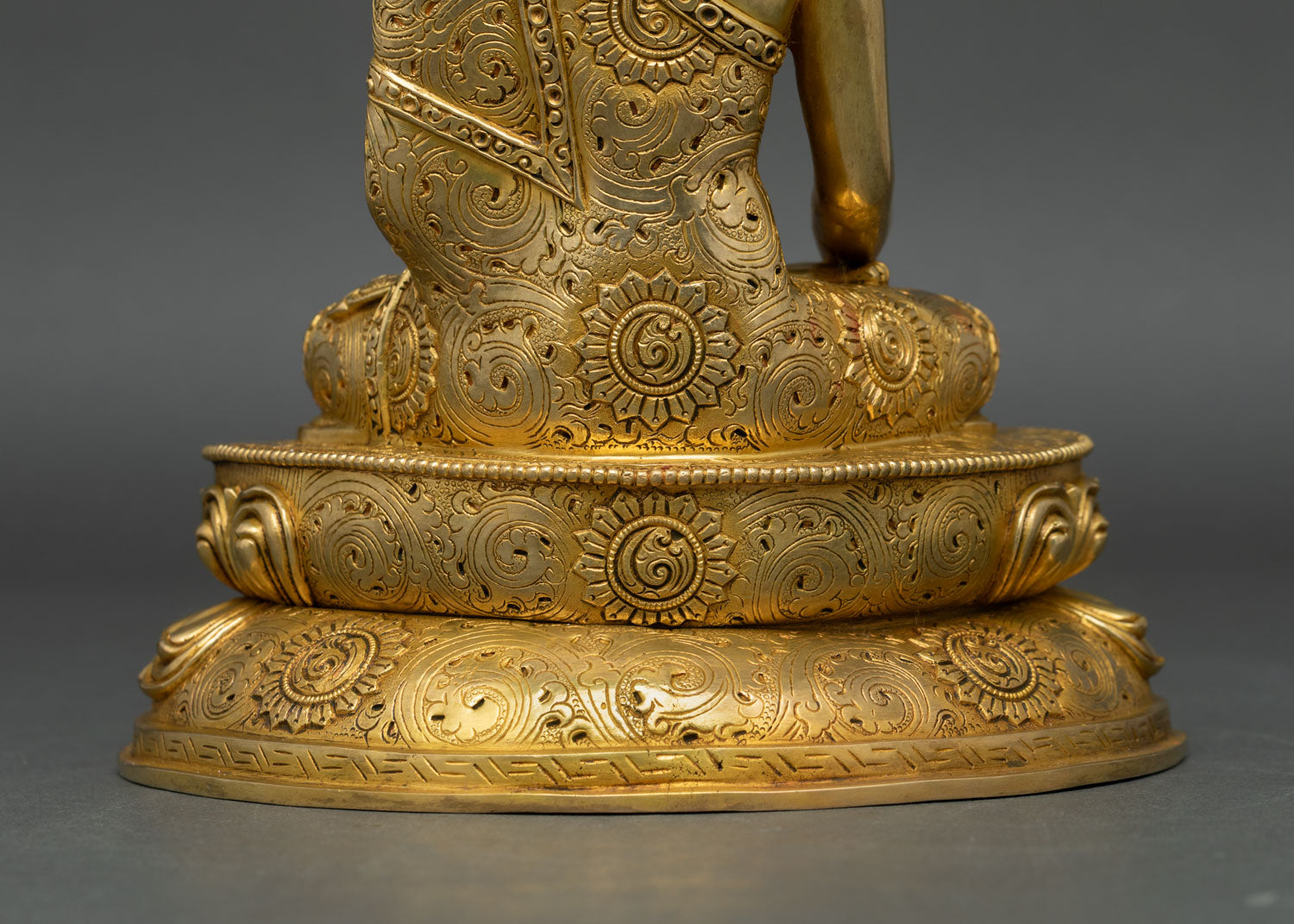 Buddha Shakyamuni Statue | Symbol of Peace and Enlightenment