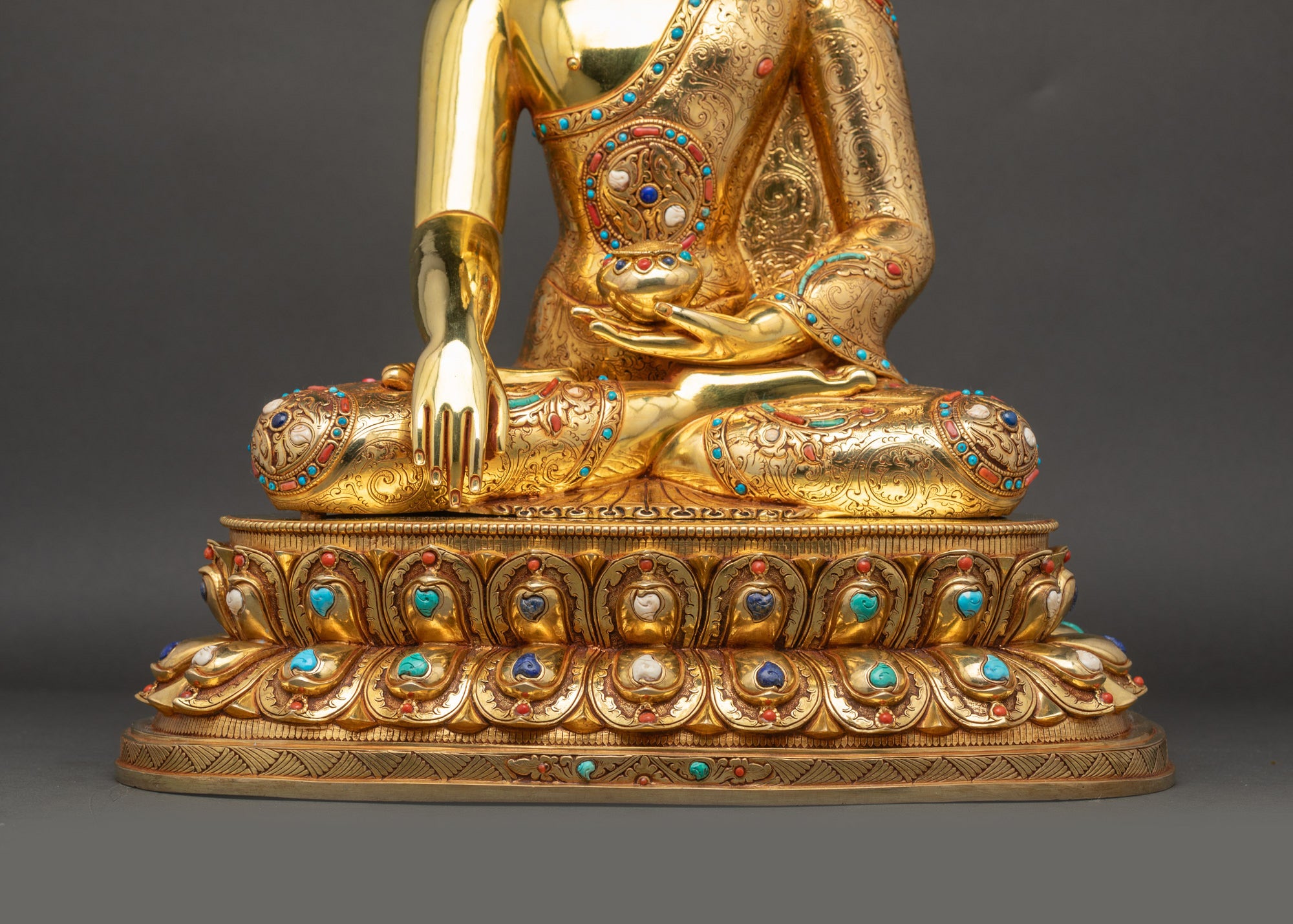Buddha Shakyamuni Statue