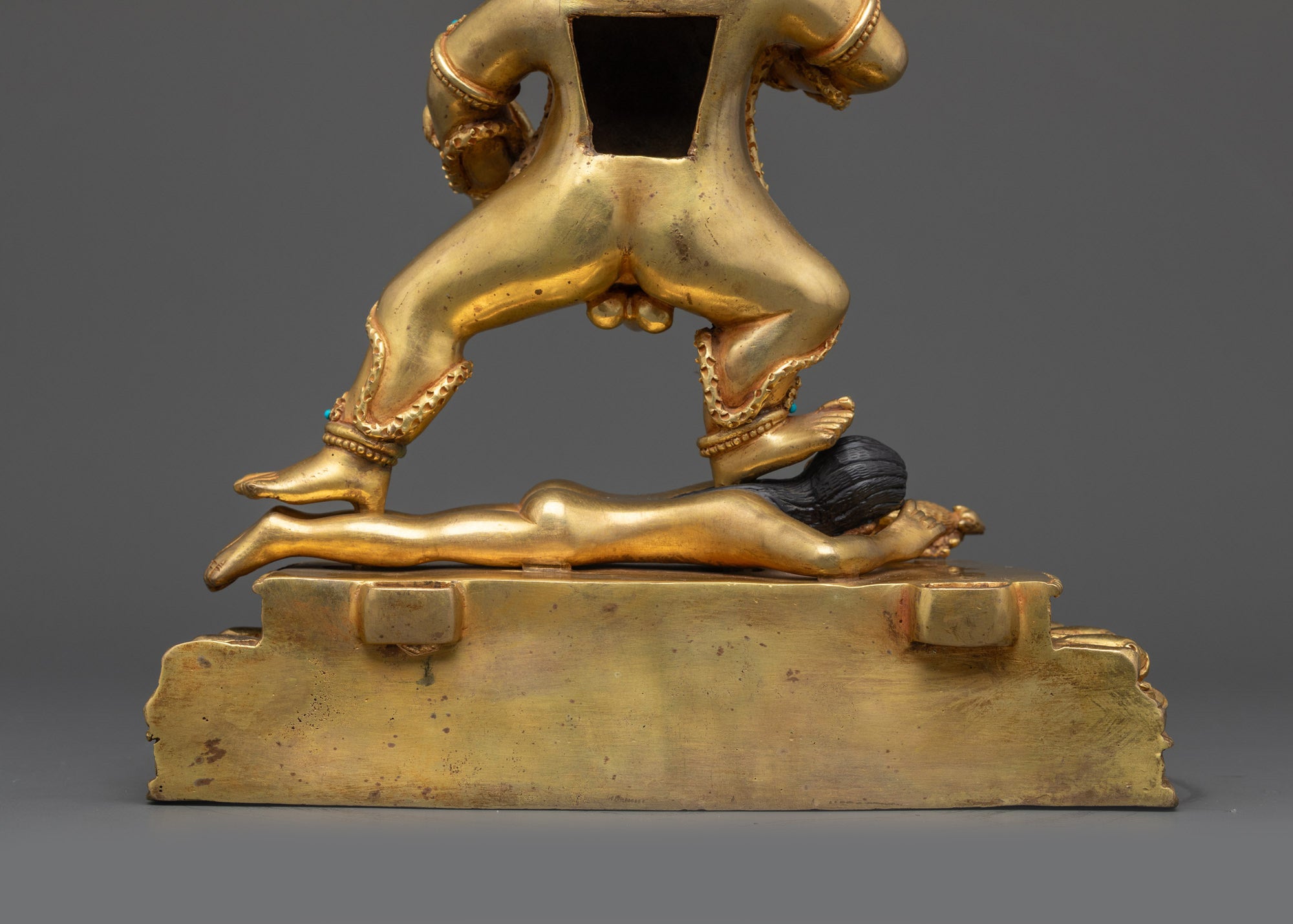 Nakpo Dzambhala Sculpture | Traditional Tibetan Wealth God Statue