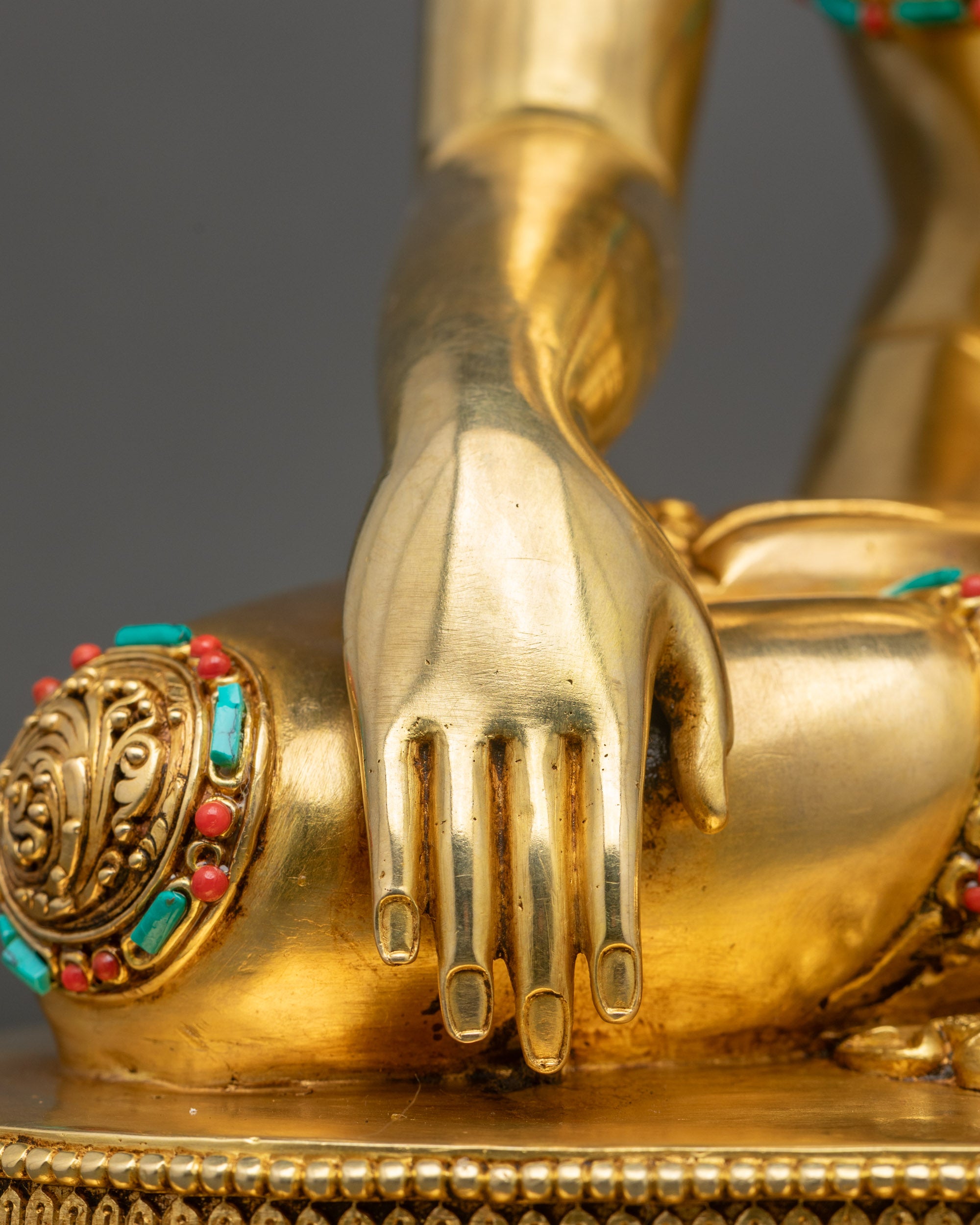 Peaceful Buddha Altar Statue | Handcrafted Spiritual Sculpture