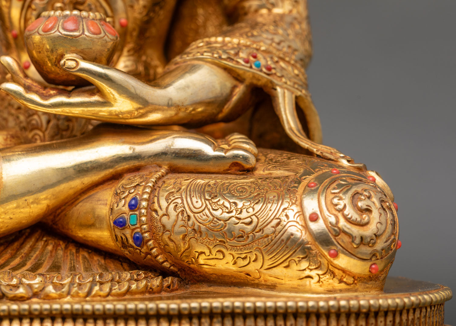 Buddha Shakyamuni Statue – Handcrafted Sacred Home Decor