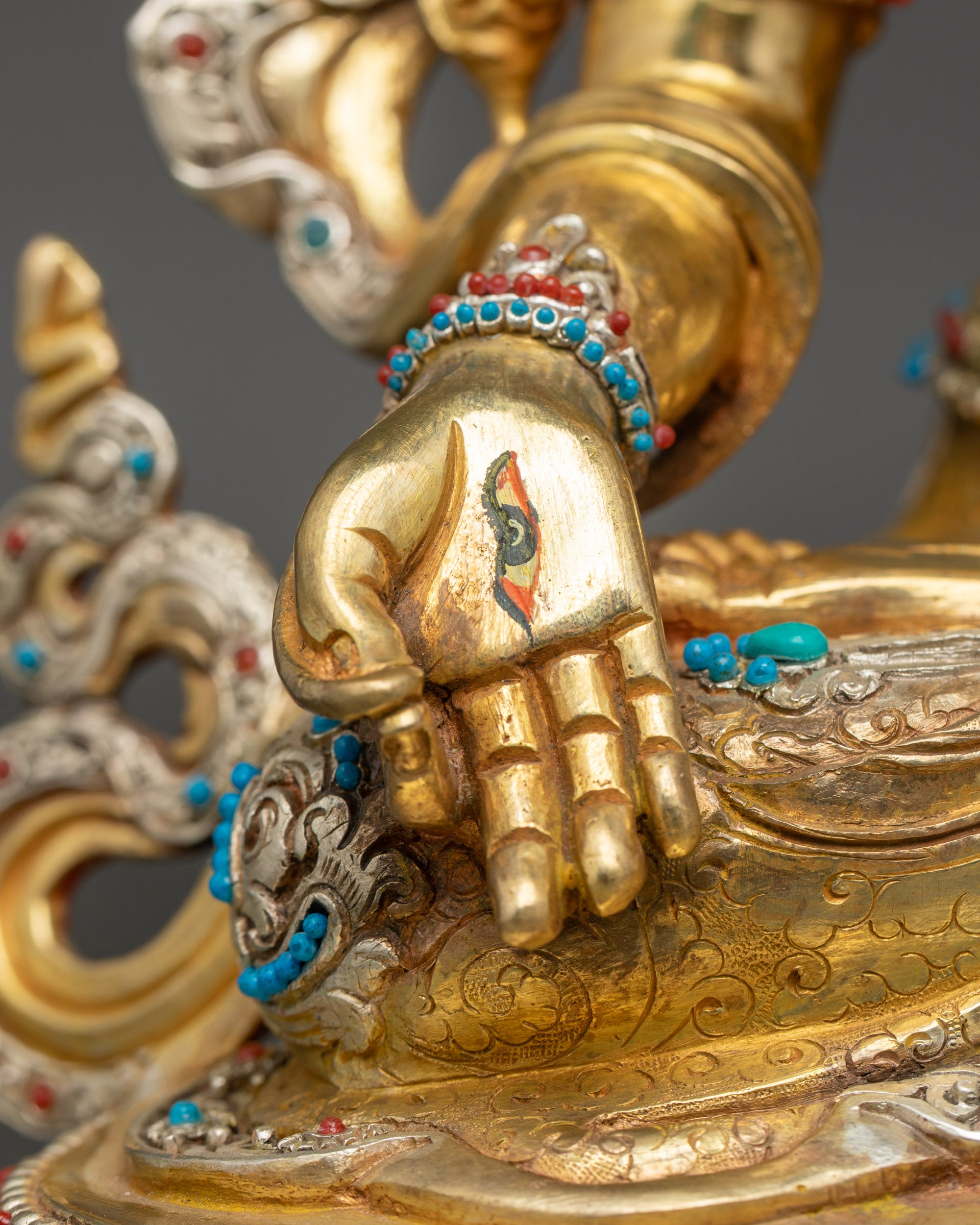 Seven-Eyed Drolma Karpo Statue | Handcrafted Longevity Deity Figurine