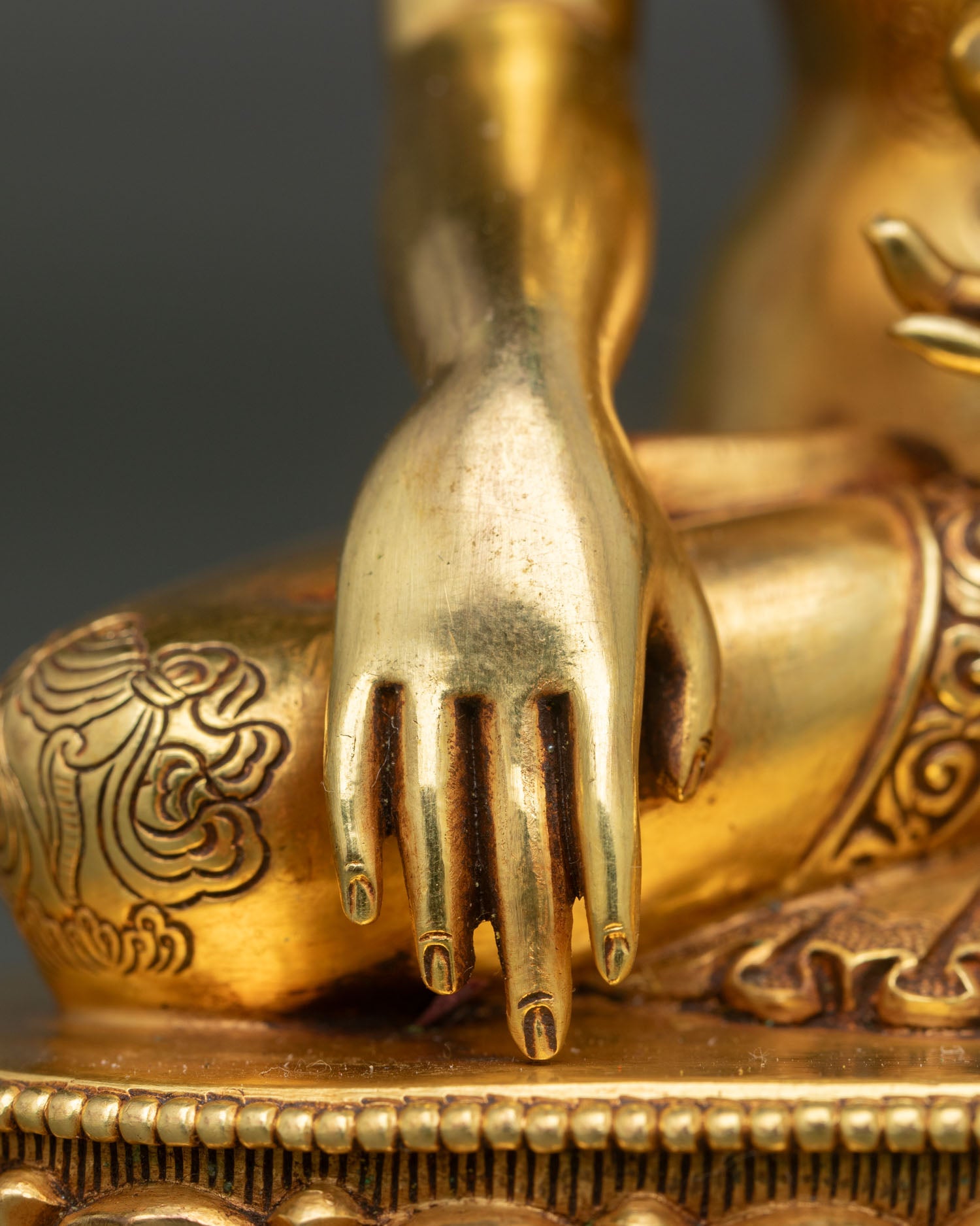 Buddha Shakyamuni Statue