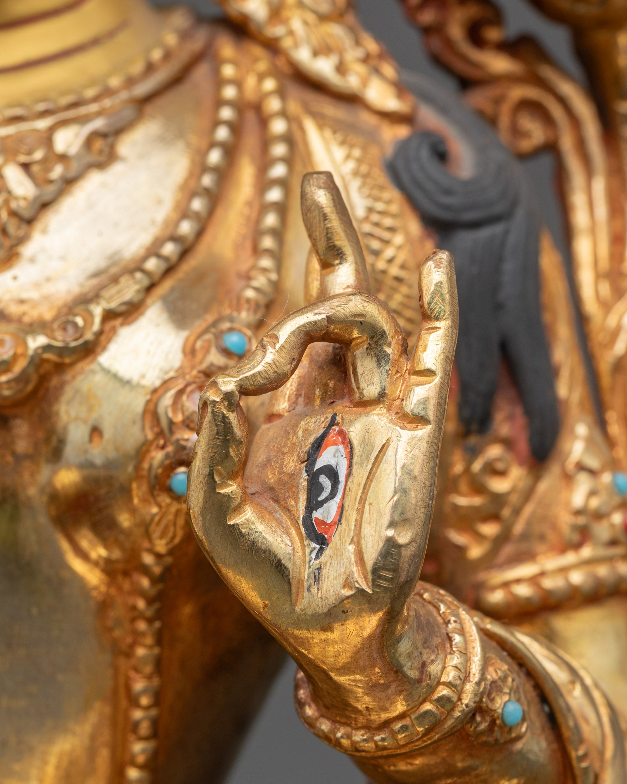 Beautiful White Tara Statue - A Symbol of Purity and Truth