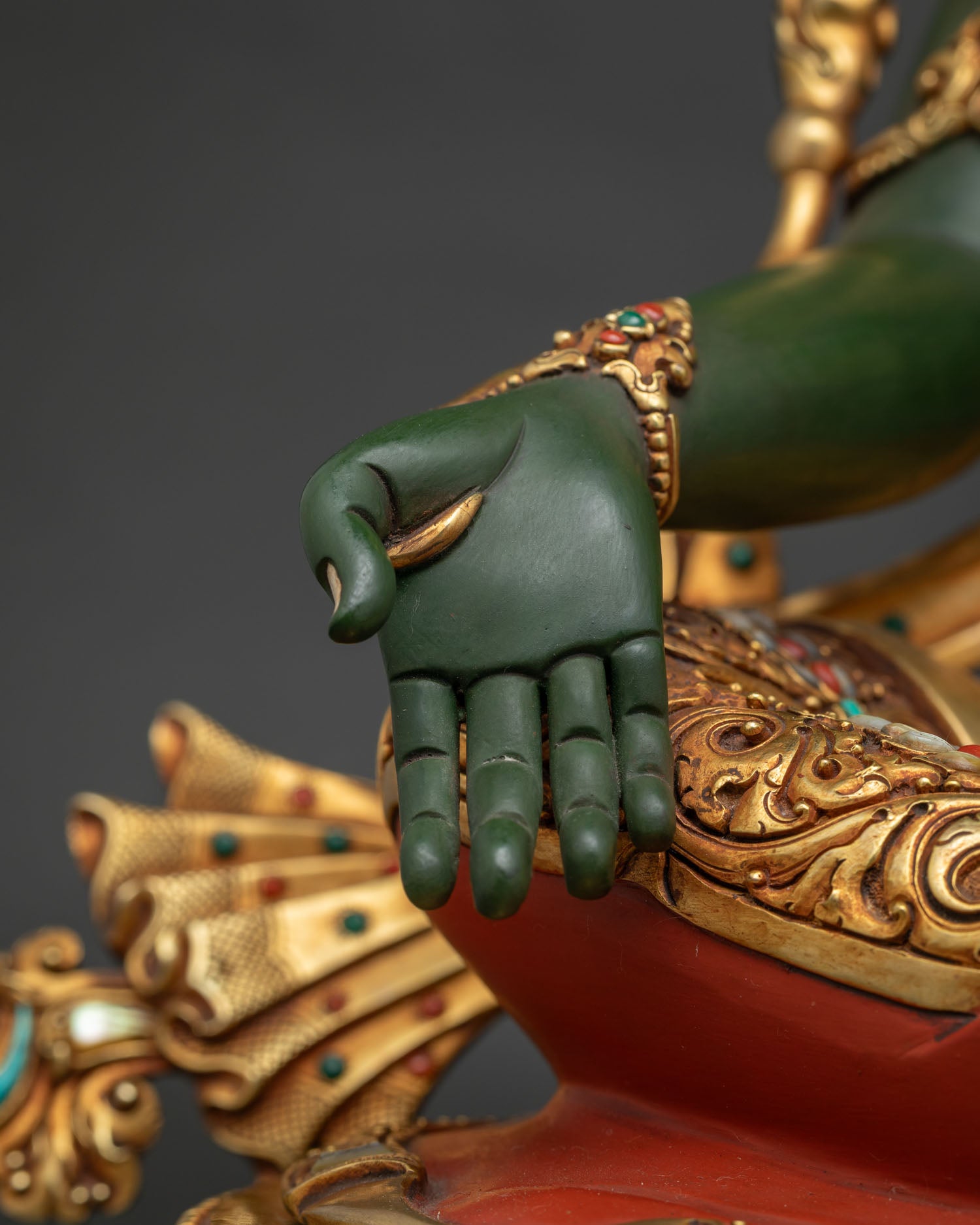 Tranquil Green Tara Statue – Embrace Courage & Inner Peace