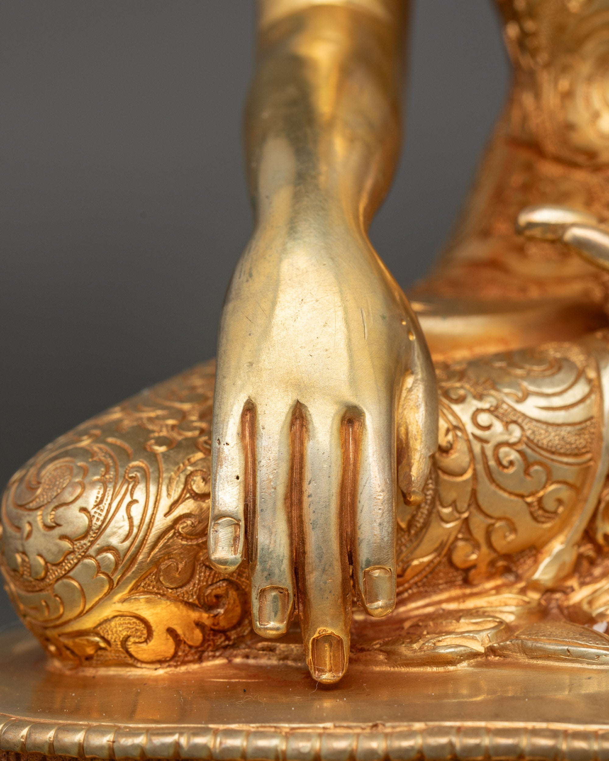 Divine Shakyamuni Buddha Statue for Meditation and Devotion