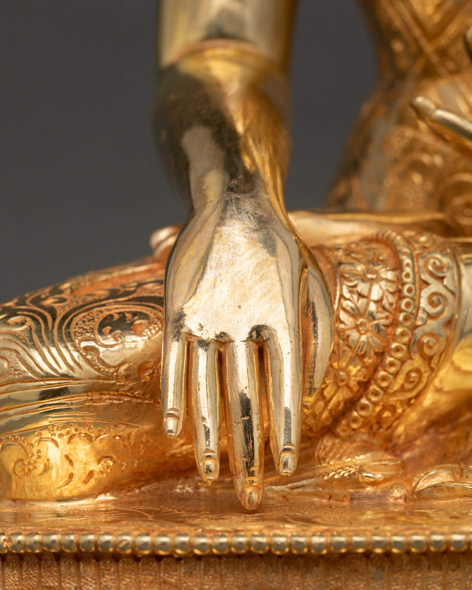 Buddha Shakyamuni Statue