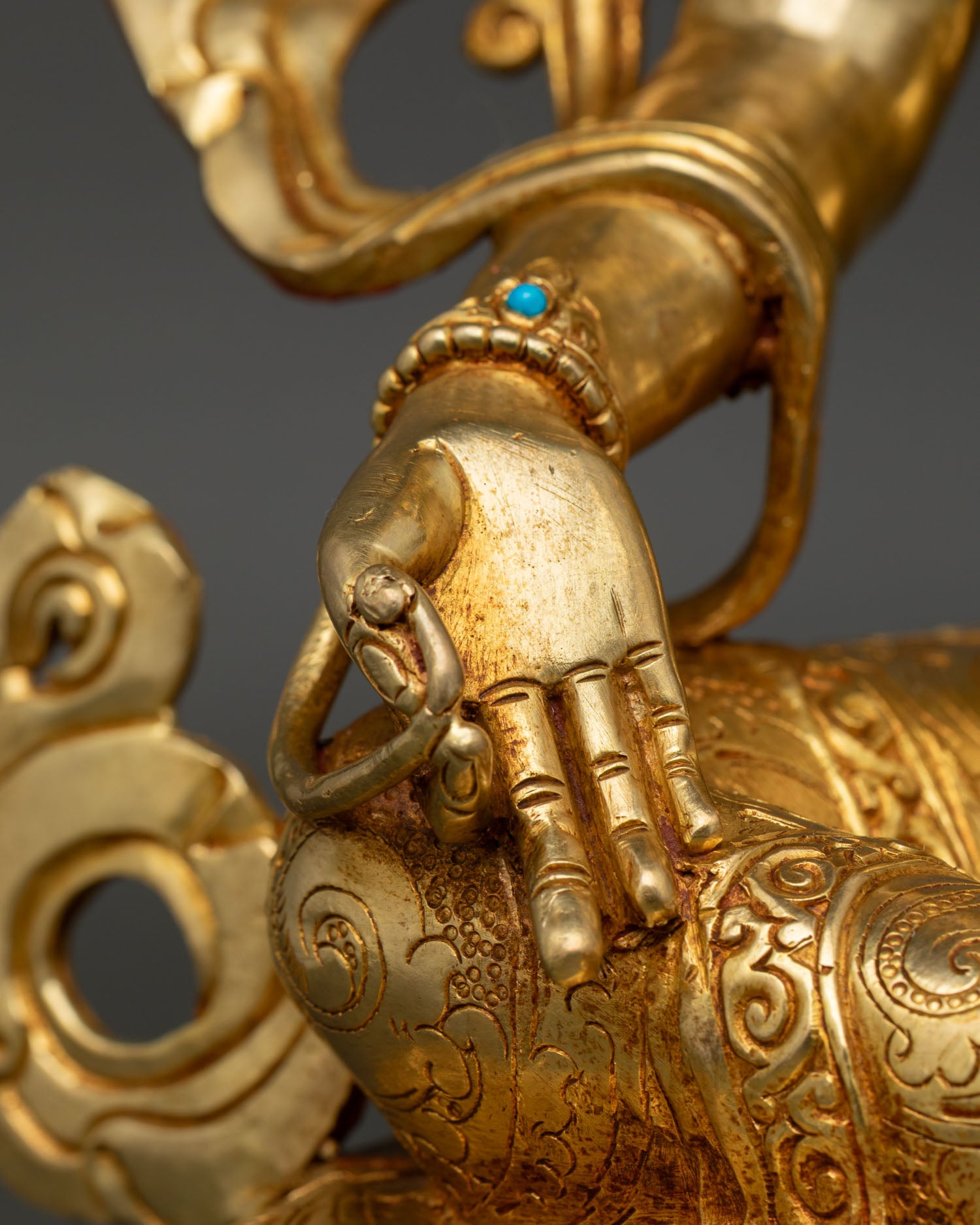 Elegant Shyamatara Statue – Nepalese Deity of Swift Protection