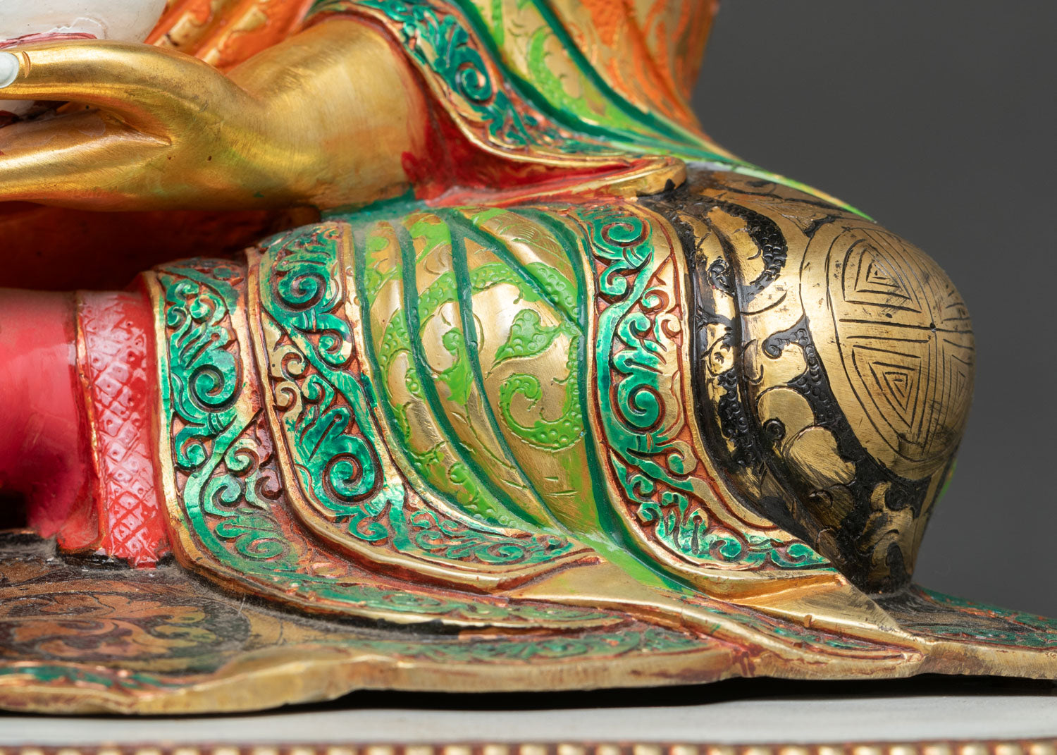 Guru Rinpoche Statue