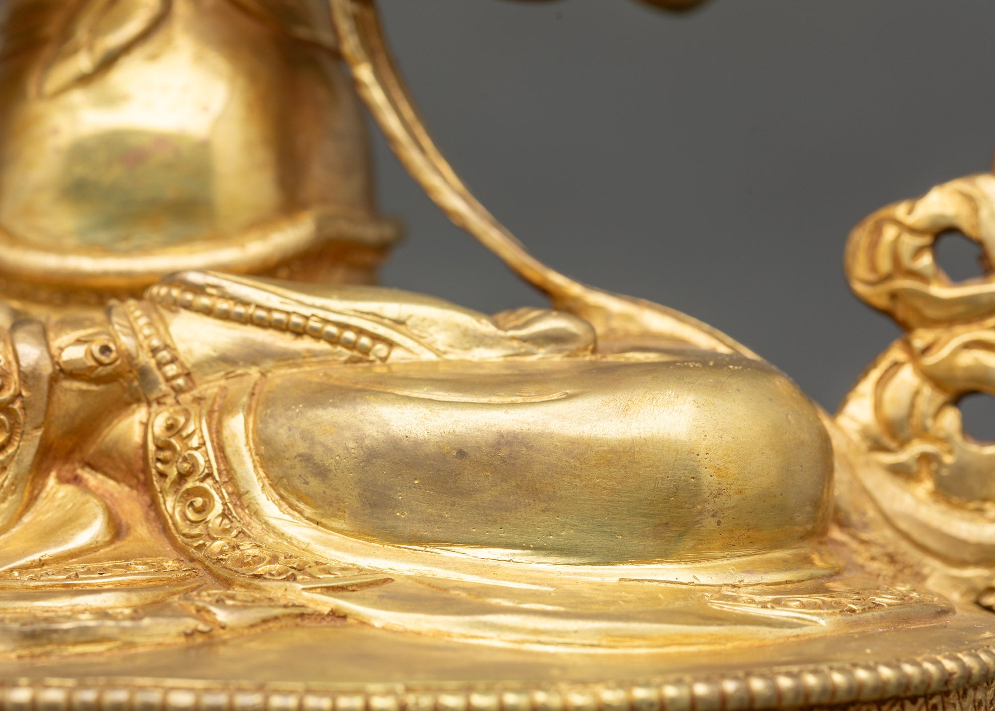 Chenrezig Statue for Meditation | Four-armed Avalokiteshvara Figurine