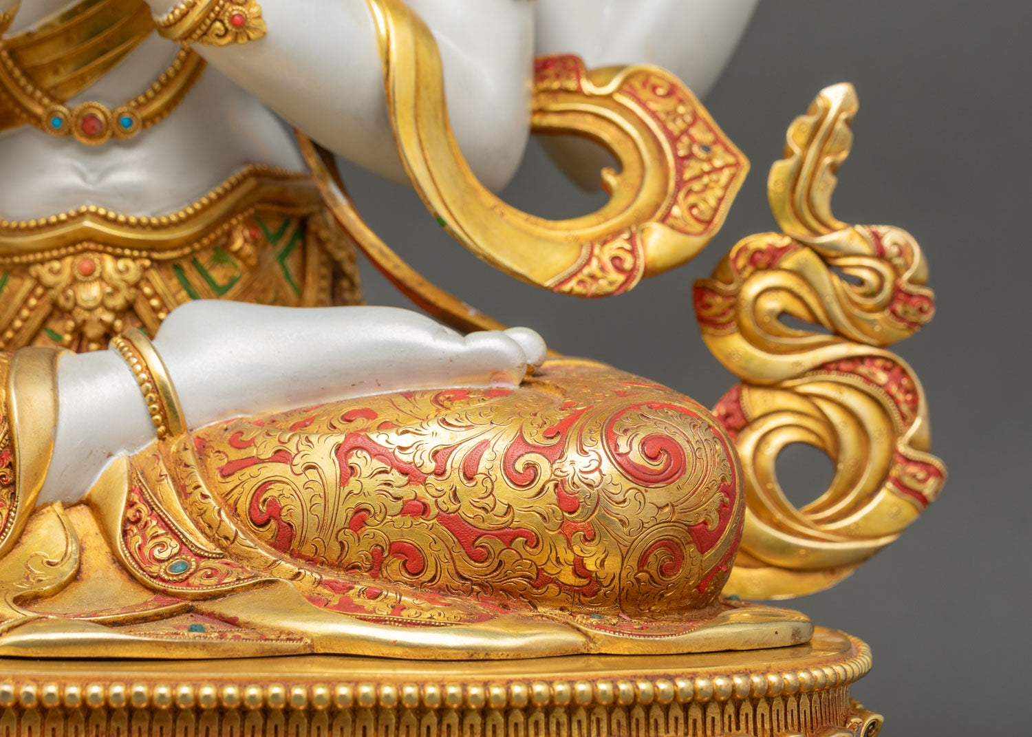 Chenrezig Avalokiteshvara Statue – Handmade in Nepal