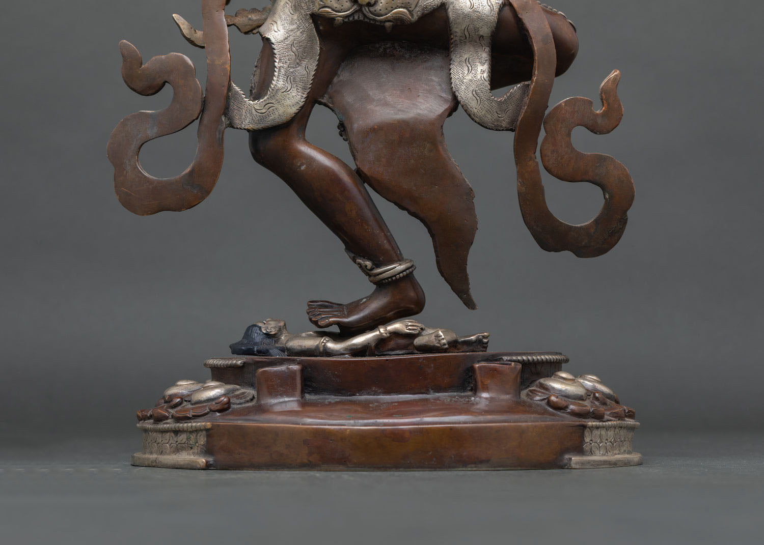 Semi-wrathful Kurukulle Statue | Empowering Tantric Goddess