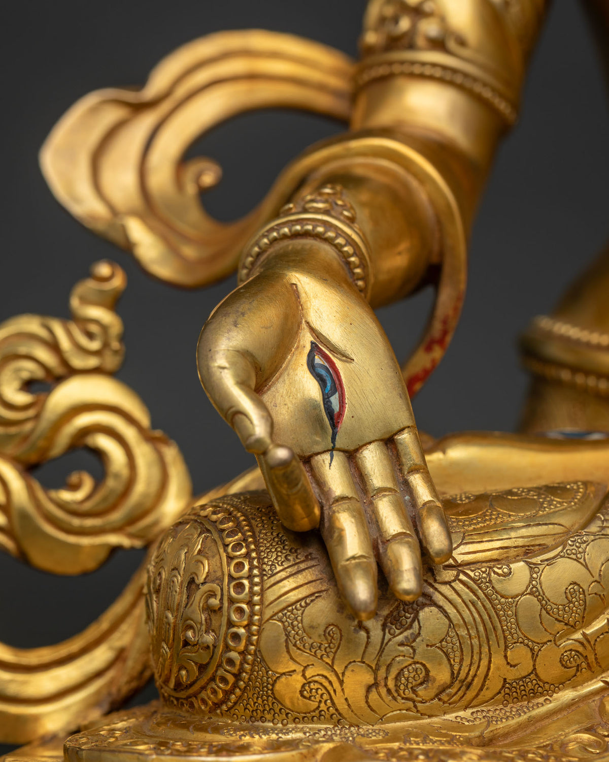 Flawless White Tara Statue – Divine Protector from Fear & Obstacles