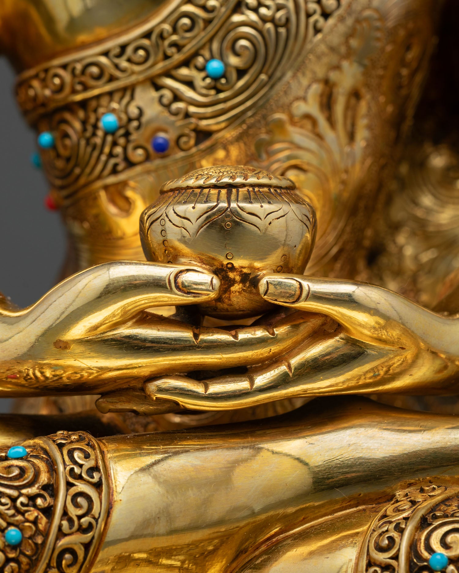 Amitabha Buddha Statue – Peaceful Meditation Sculpture