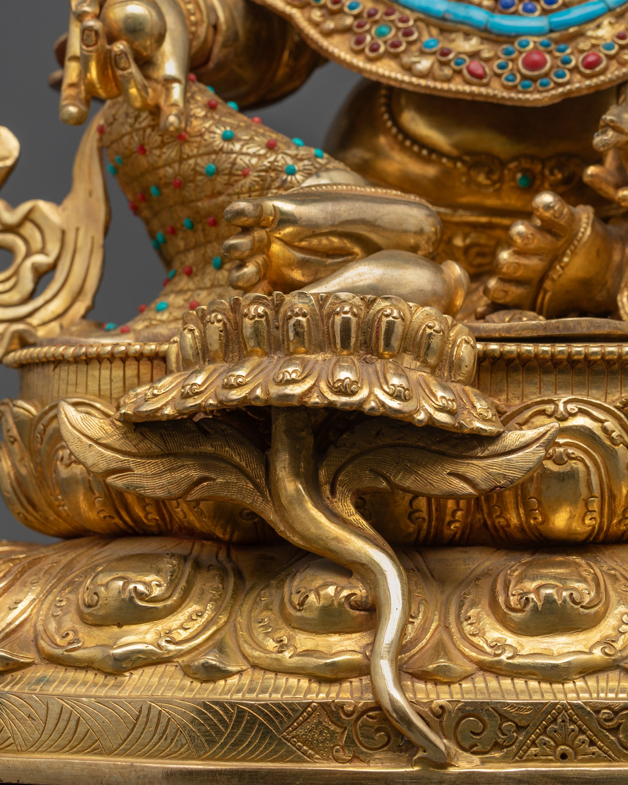 Crowned Dzambhala Statue for Prosperity | Himalayan God of Wealth Art