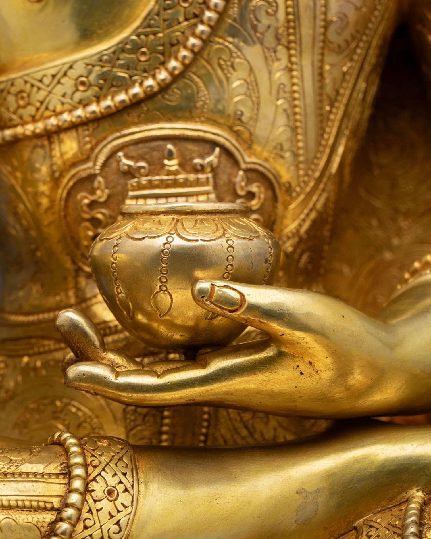 Enlightened Shakyamuni Buddha Statue – Peaceful Home Decor