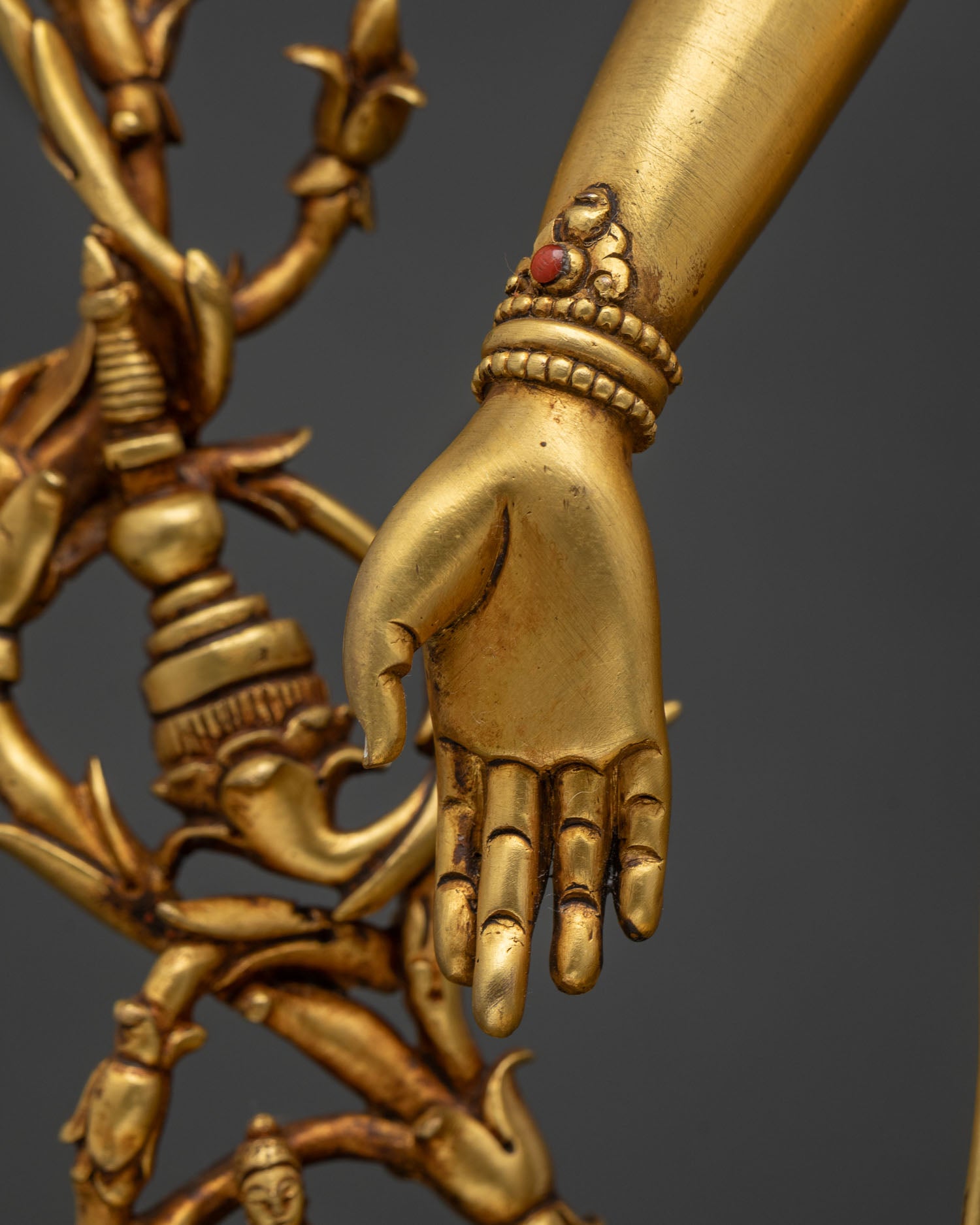 Standing Green Tara Statue – Liberator from the Eight Fears