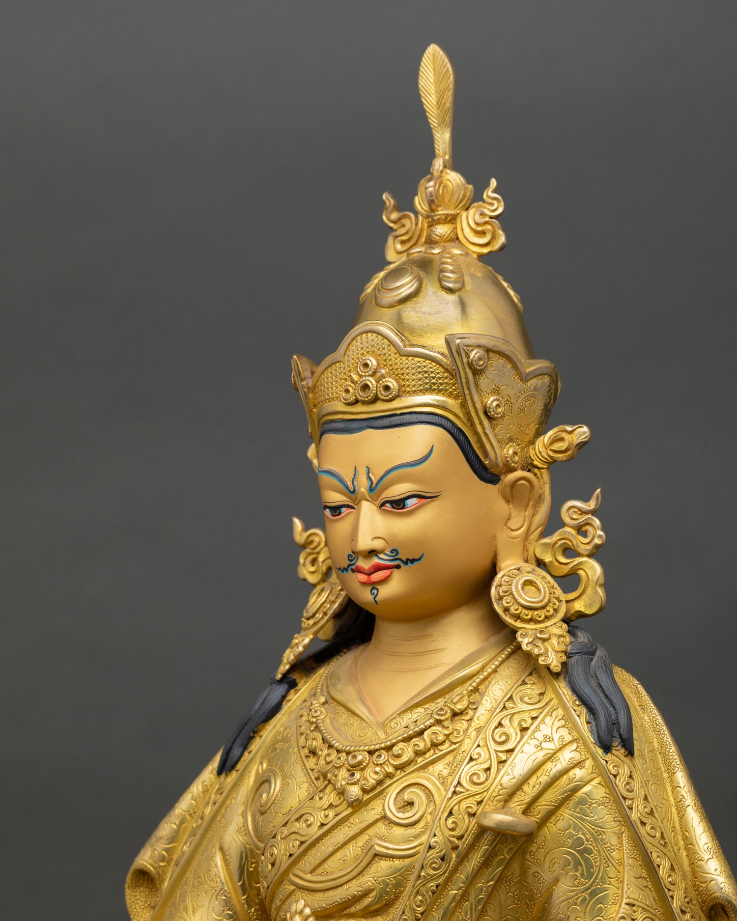 Traditional Guru Rinpoche Statue – Himalayan Buddhist Art