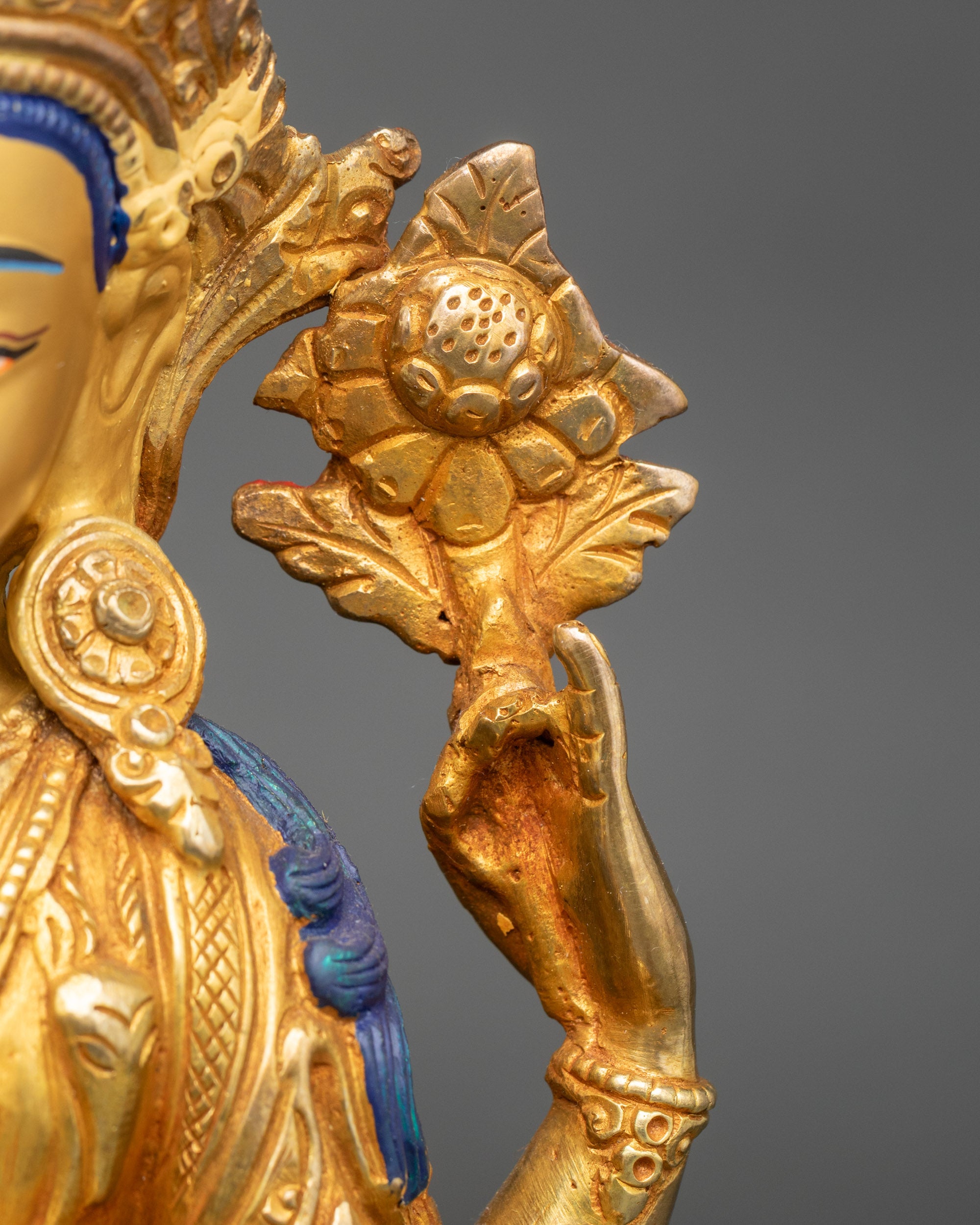 Chenrezig Statue – Buddhist Deity of Compassion and Mercy