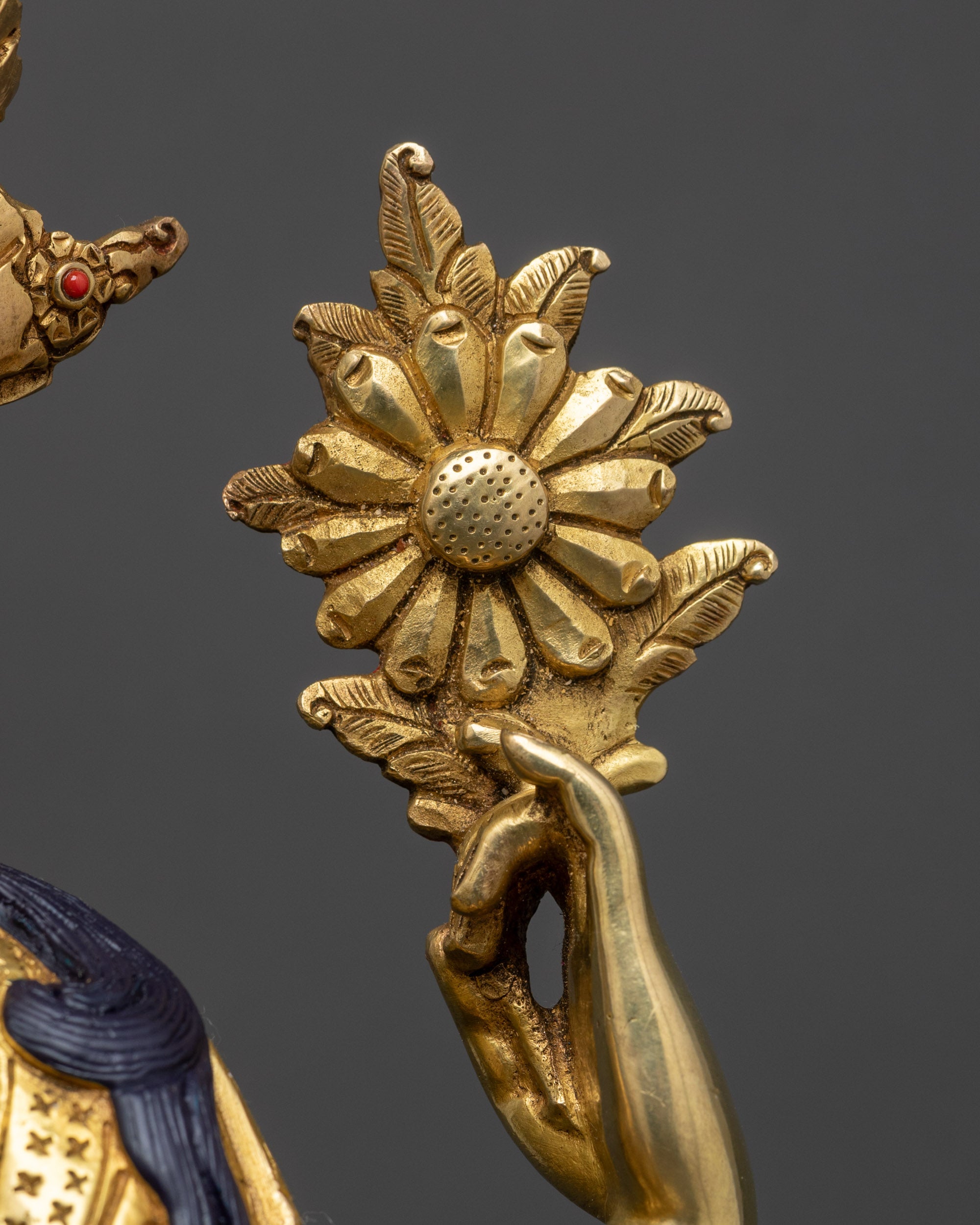 18" Avalokiteshvara Meditation Statue | Handcrafted Nepalese Sculpture