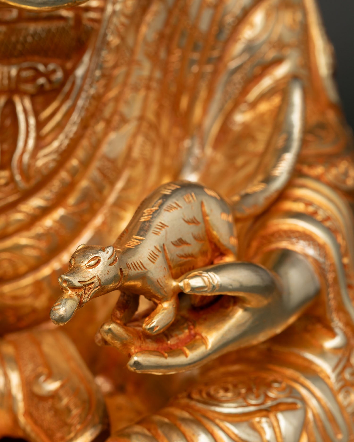 Guru Norla Statue
