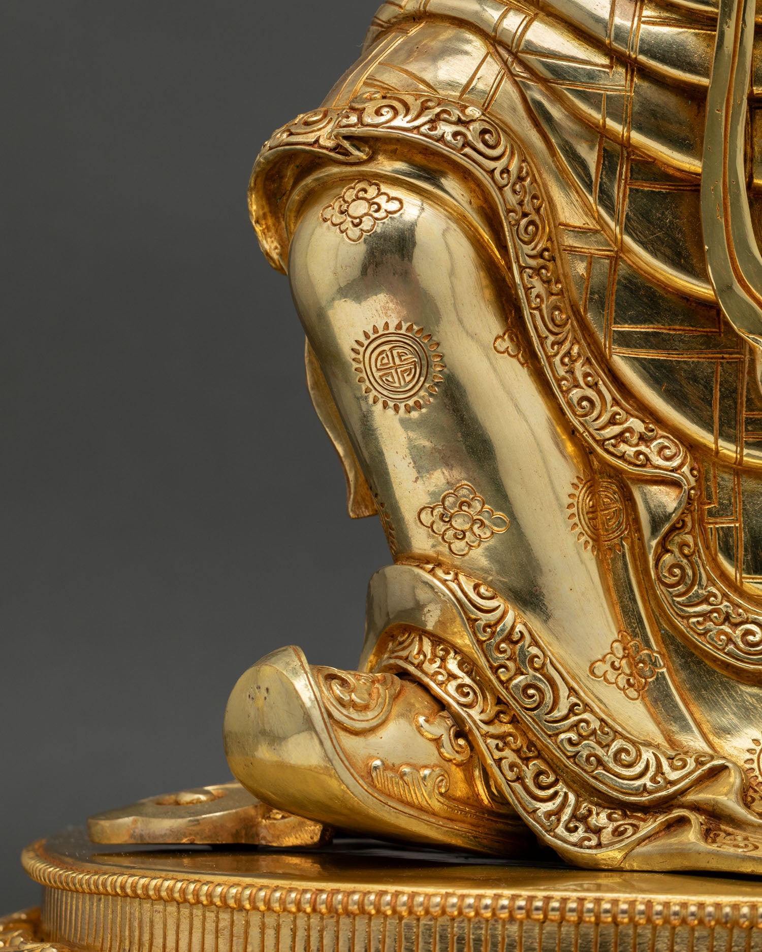 Guru Rinpoche Statue